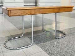 Scrivania italiana anni '70 in frassino e nichel