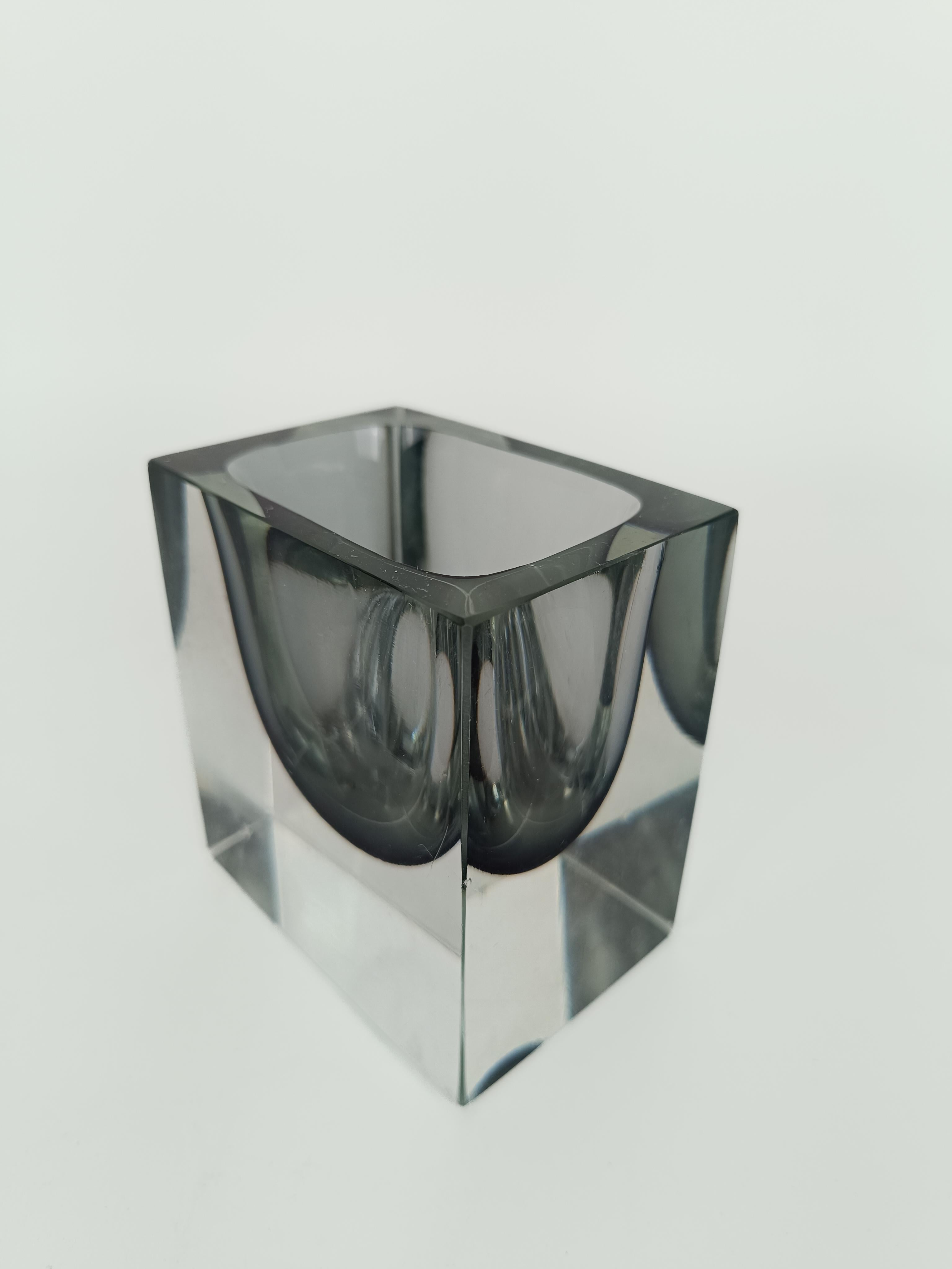 1970s Italian Ashtray Bowl in Murano Sommerso Grey, Black and Clear Glass  For Sale 4