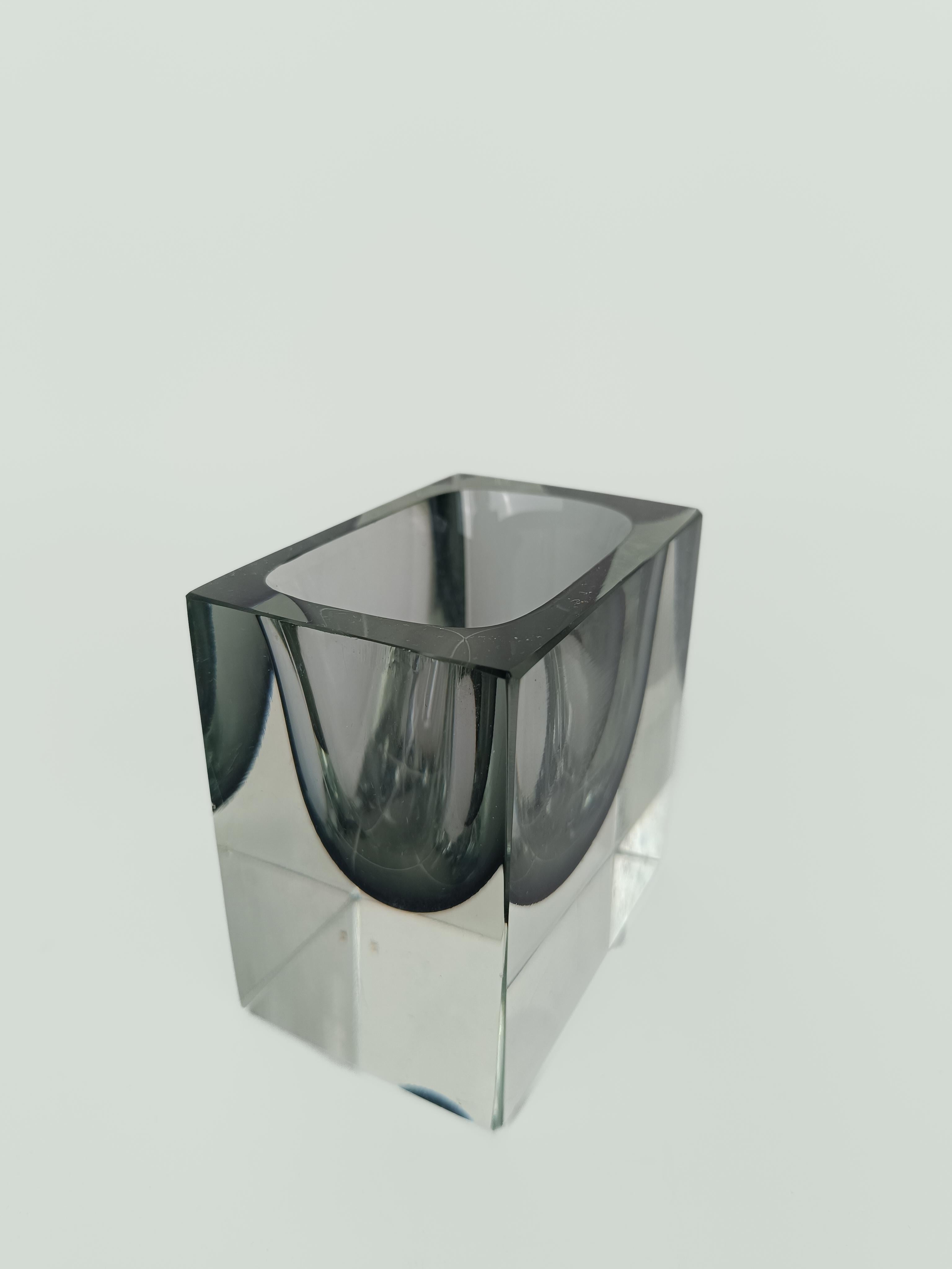 20th Century 1970s Italian Ashtray Bowl in Murano Sommerso Grey, Black and Clear Glass  For Sale