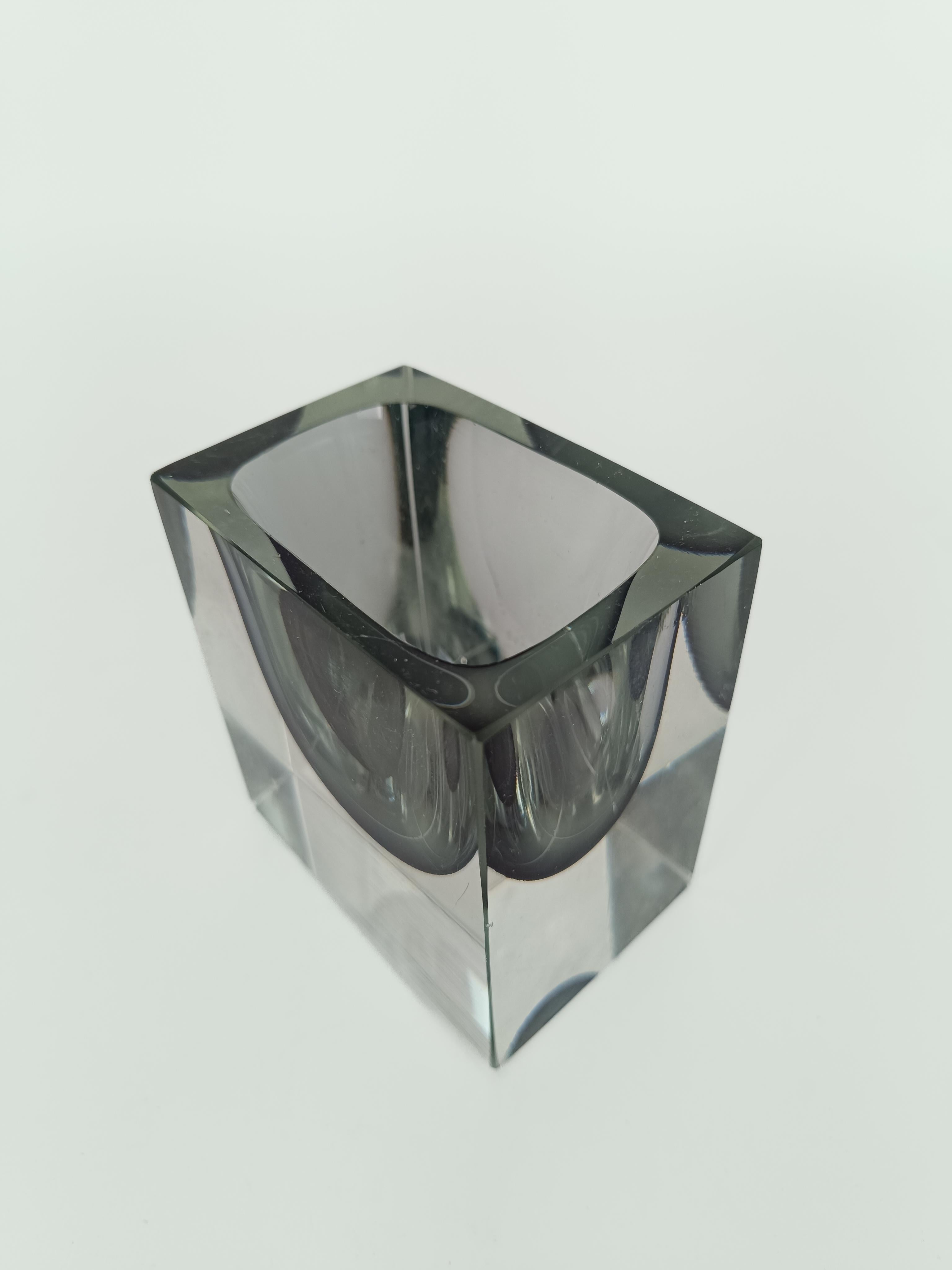 1970s Italian Ashtray Bowl in Murano Sommerso Grey, Black and Clear Glass  For Sale 3