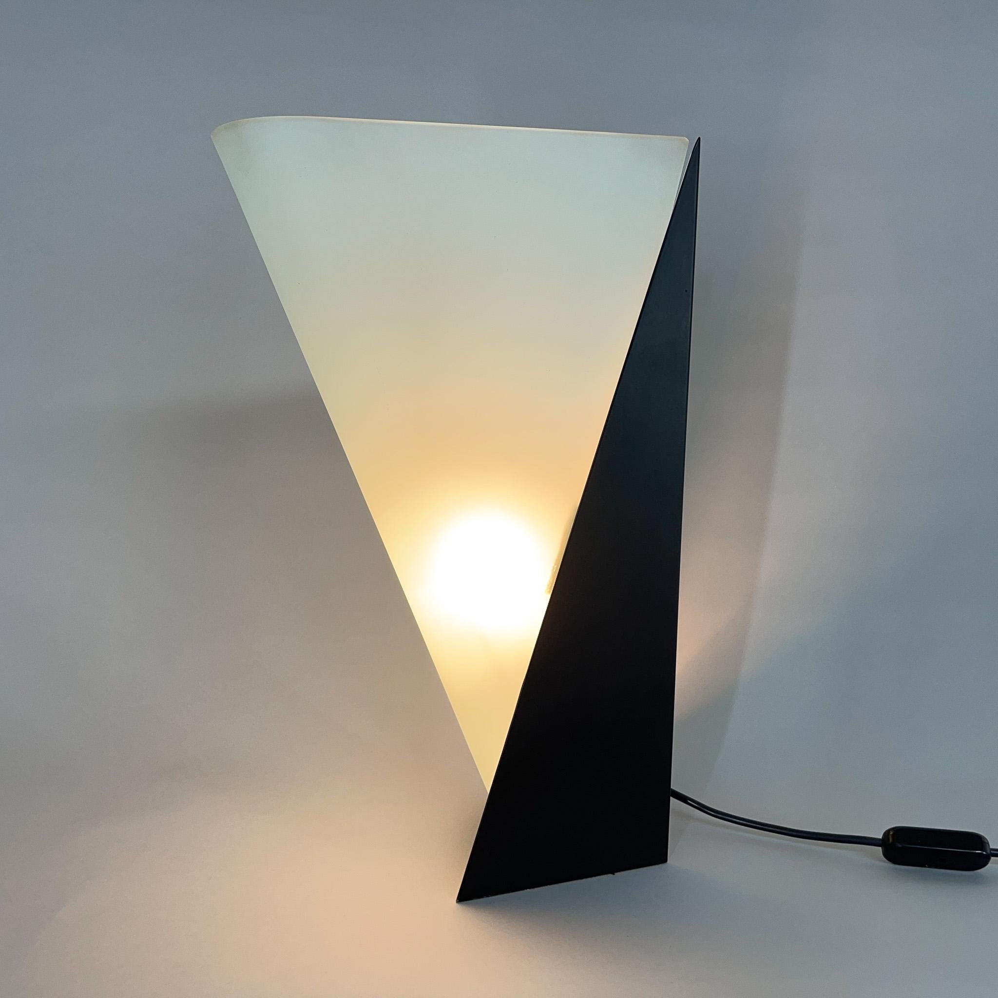 Beautiful vintage Italian table lamp from the 1970's by Stilnux. Unusual asymmetrical shape, made of etched glass and metal.