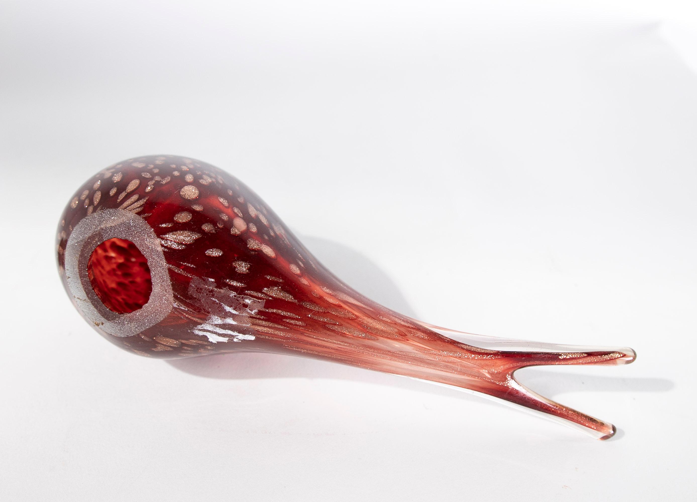 1970s Italian Bird in Red Veined Murano Crystal For Sale 7