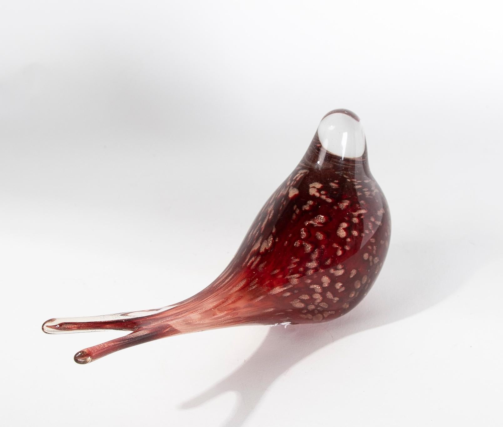 20th Century 1970s Italian Bird in Red Veined Murano Crystal For Sale