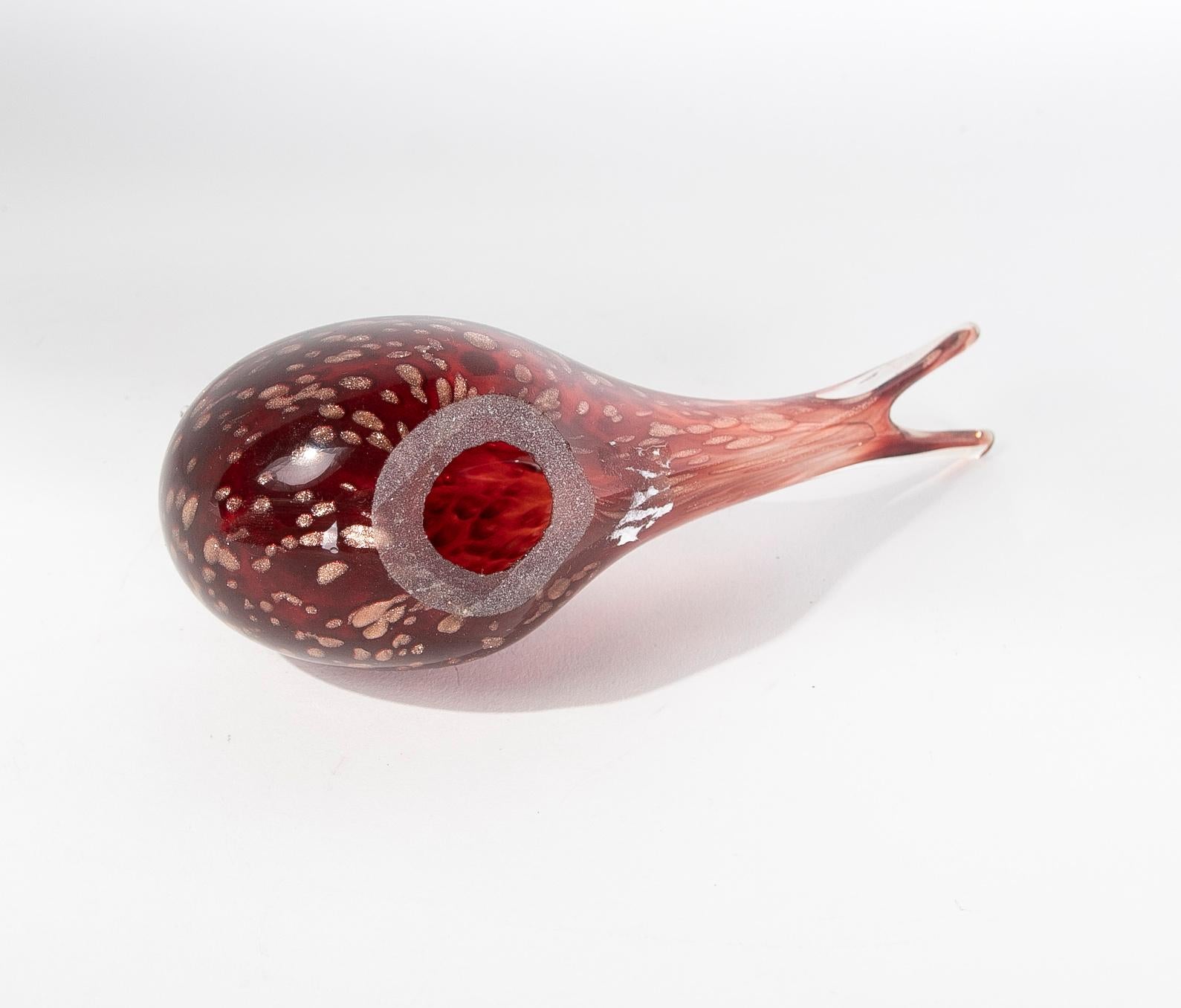 1970s Italian Bird in Red Veined Murano Crystal For Sale 4