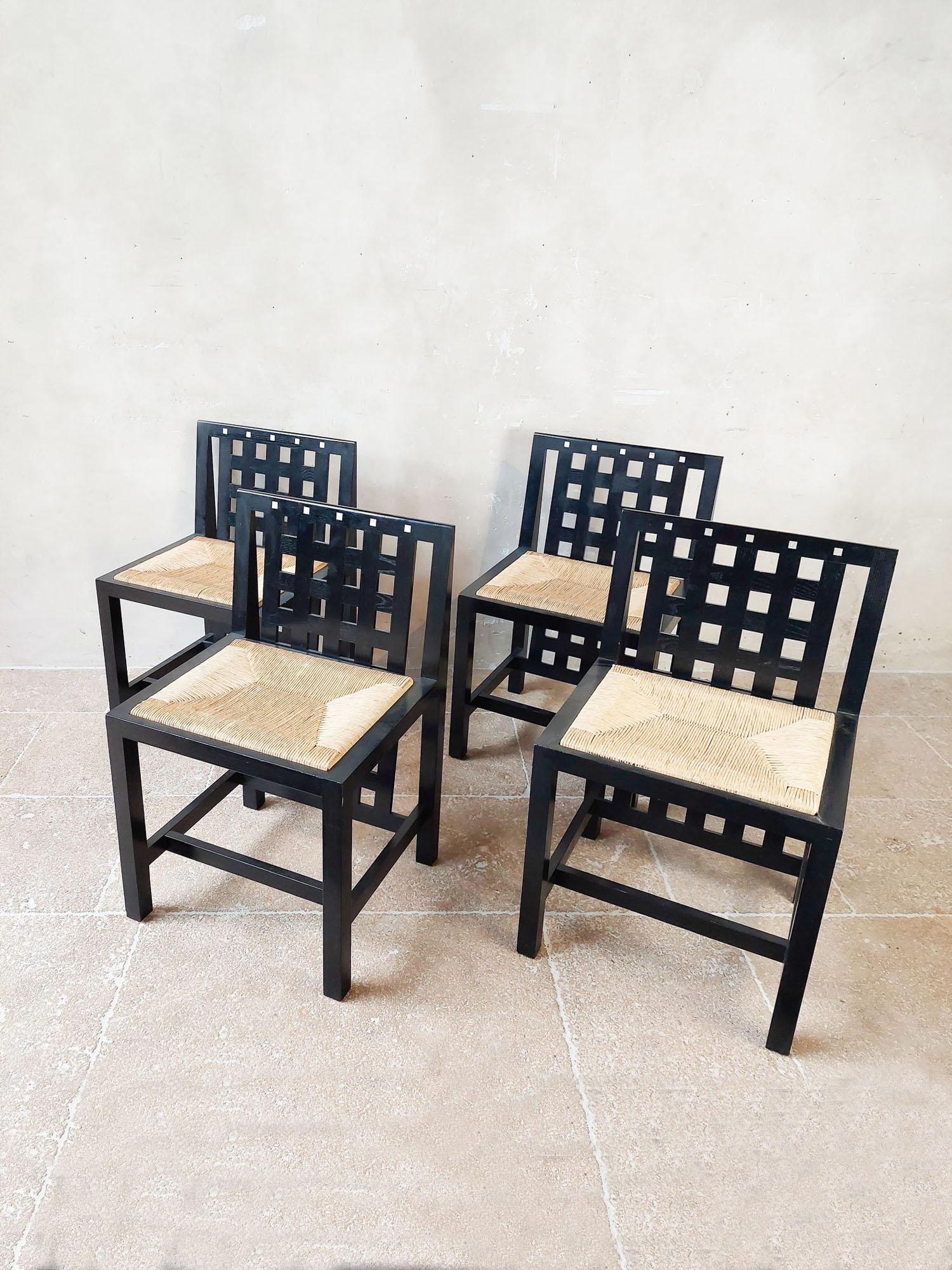 1970s Italian Black Oval Folding Table and Four Chairs designed by Mackintosh  For Sale 8