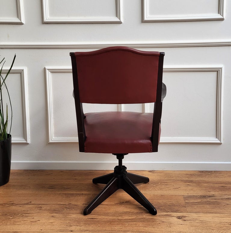 1970s Italian Bordeaux Leather & Wood Open Arm Turning Office Desk Chair For Sale 1