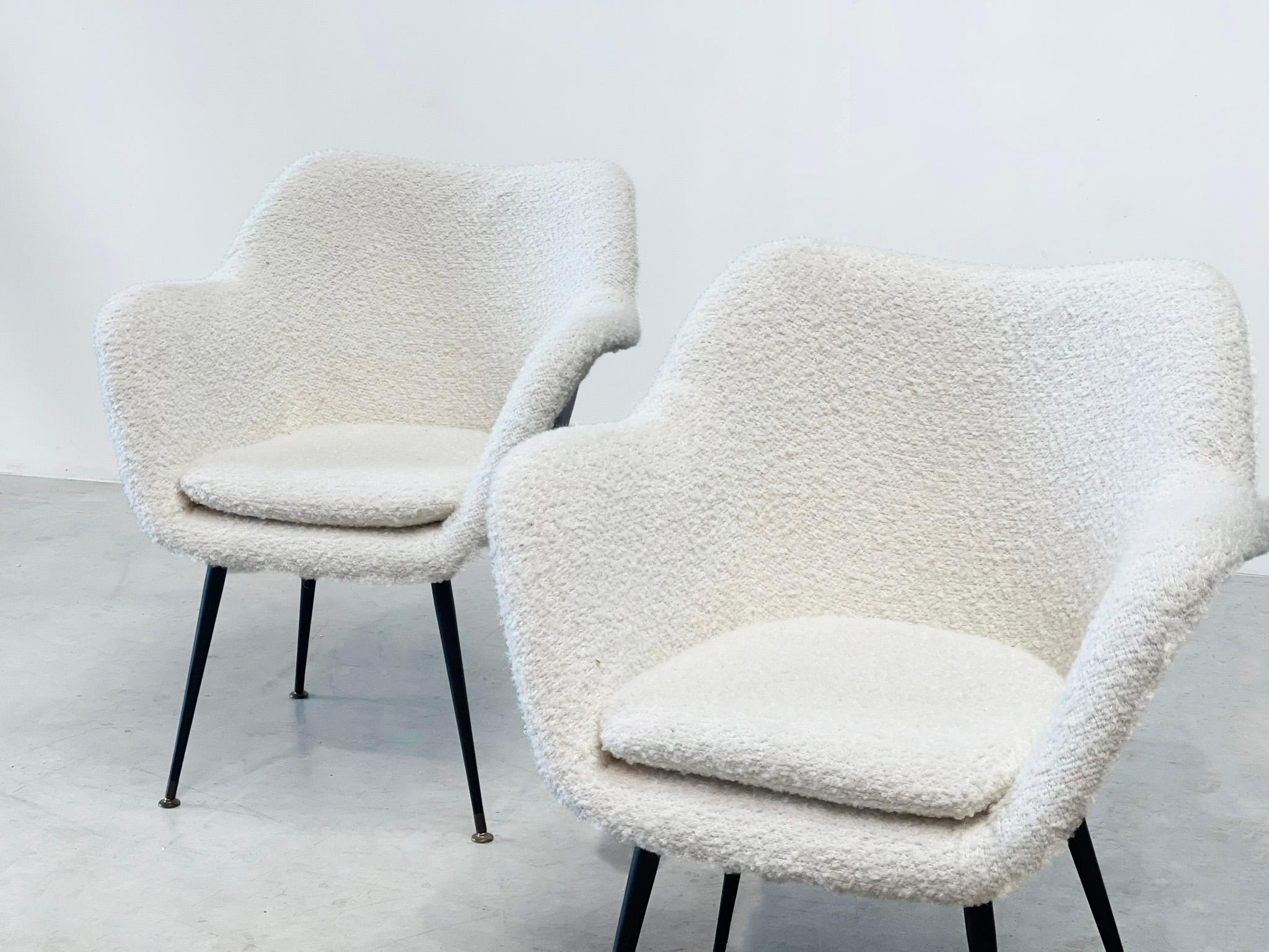 1970's Italian boucle lounge / easy chairs For Sale 1