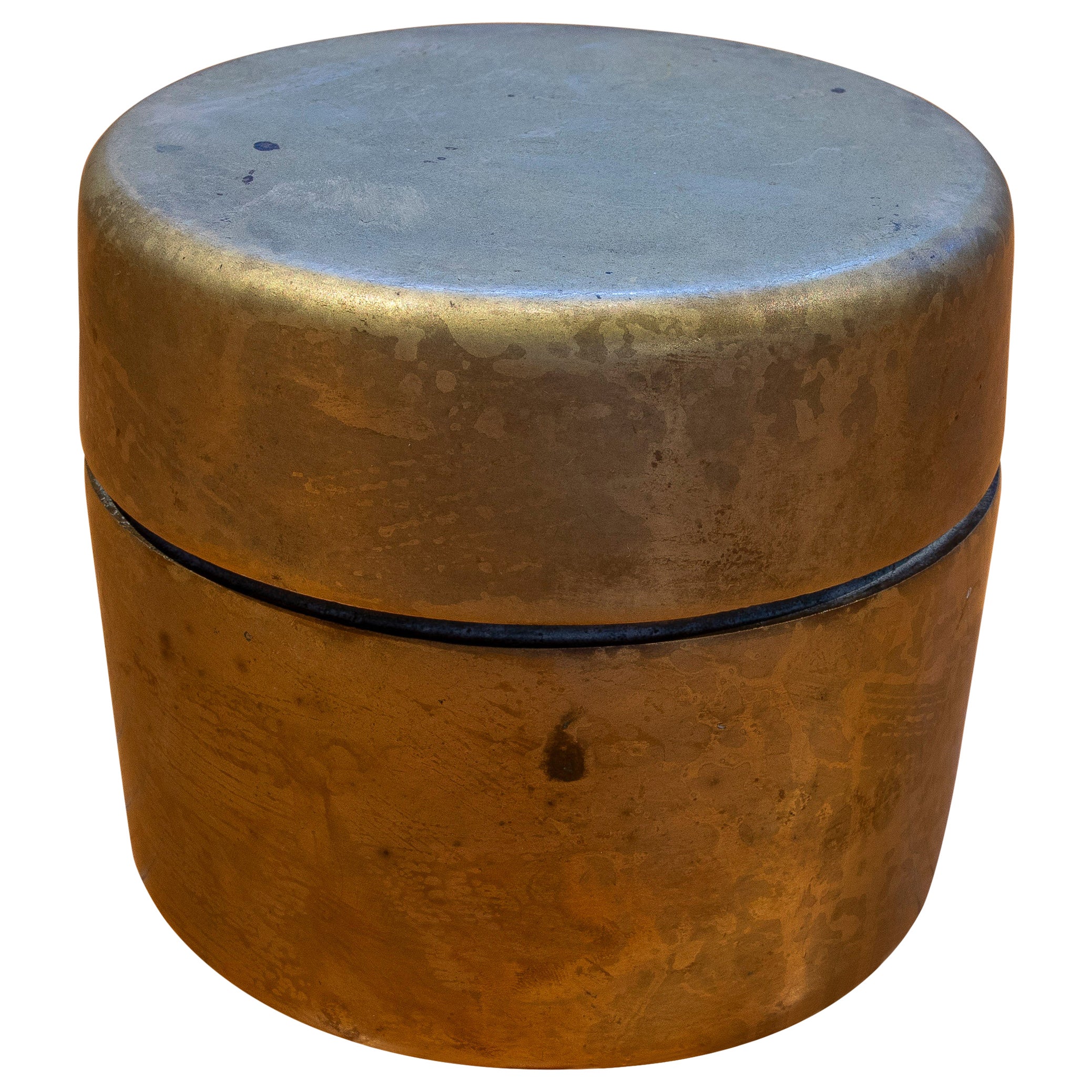 Caja italiana de los años 70 con tapa de bronce firmada por el artista Esa Fedrigolli