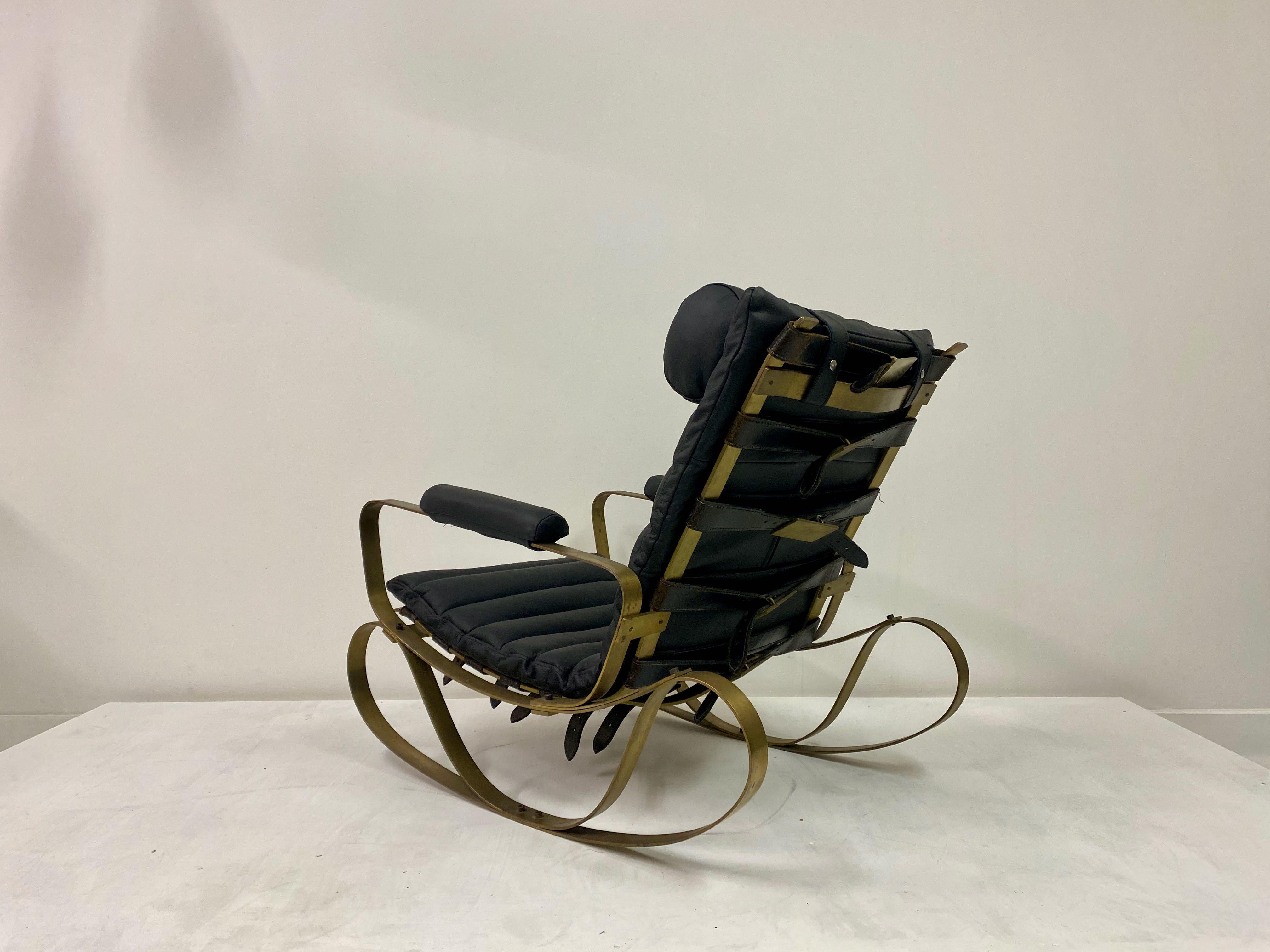 1970s Italian Brass and Black Leather Rocking Chair by Luciano Frigerio For Sale 1