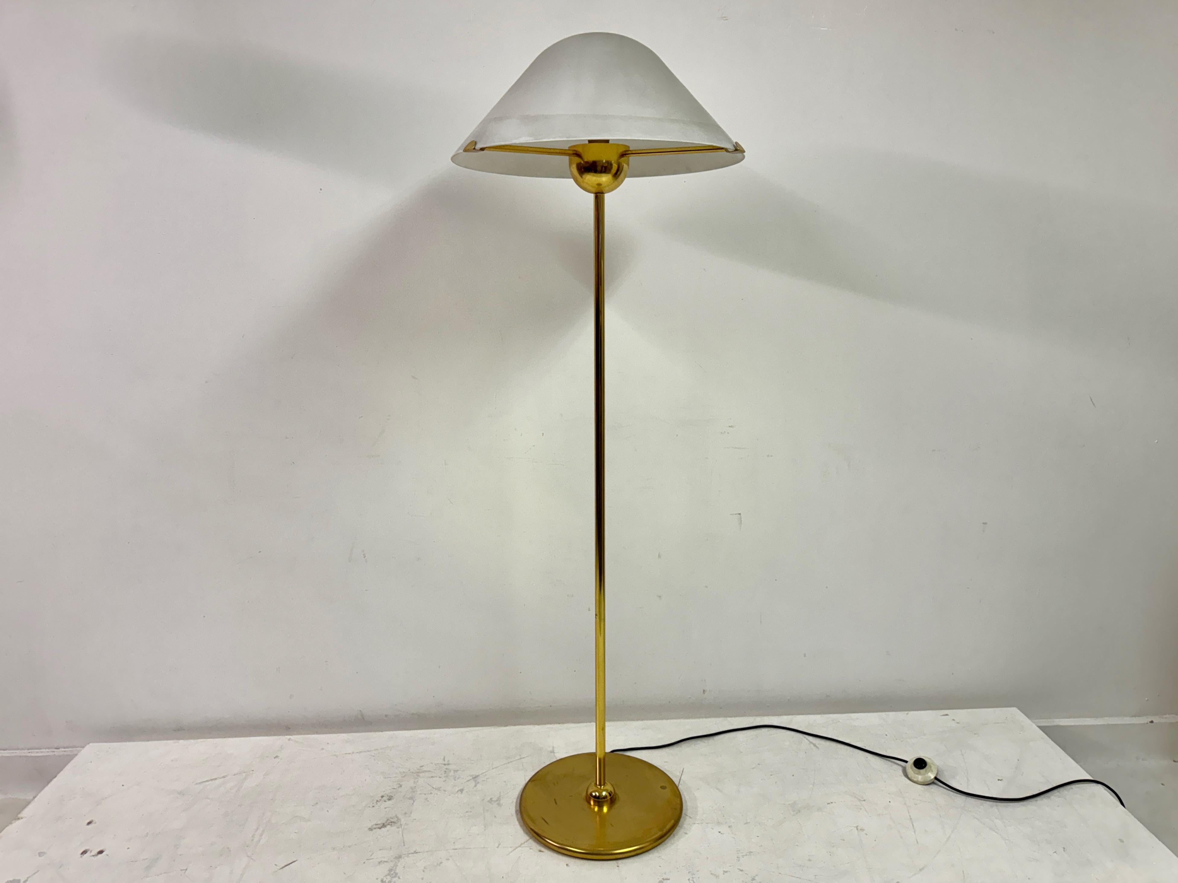 1970s Italian Brass and White Glass Floor Lamp In Good Condition For Sale In London, London