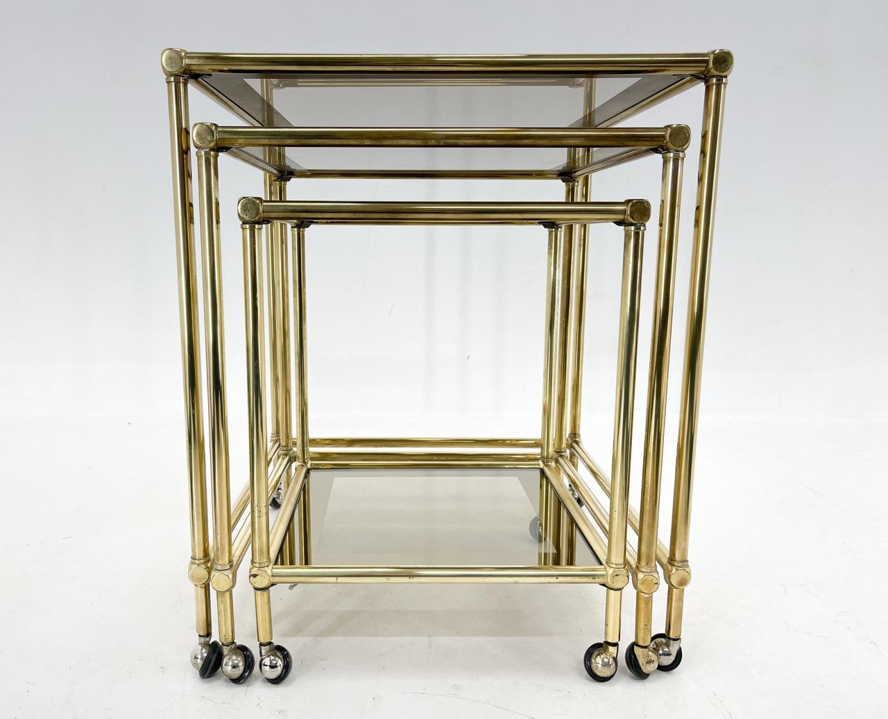 1970's Italian Brass & Smoked Glass Nesting Tables In Good Condition For Sale In Praha, CZ