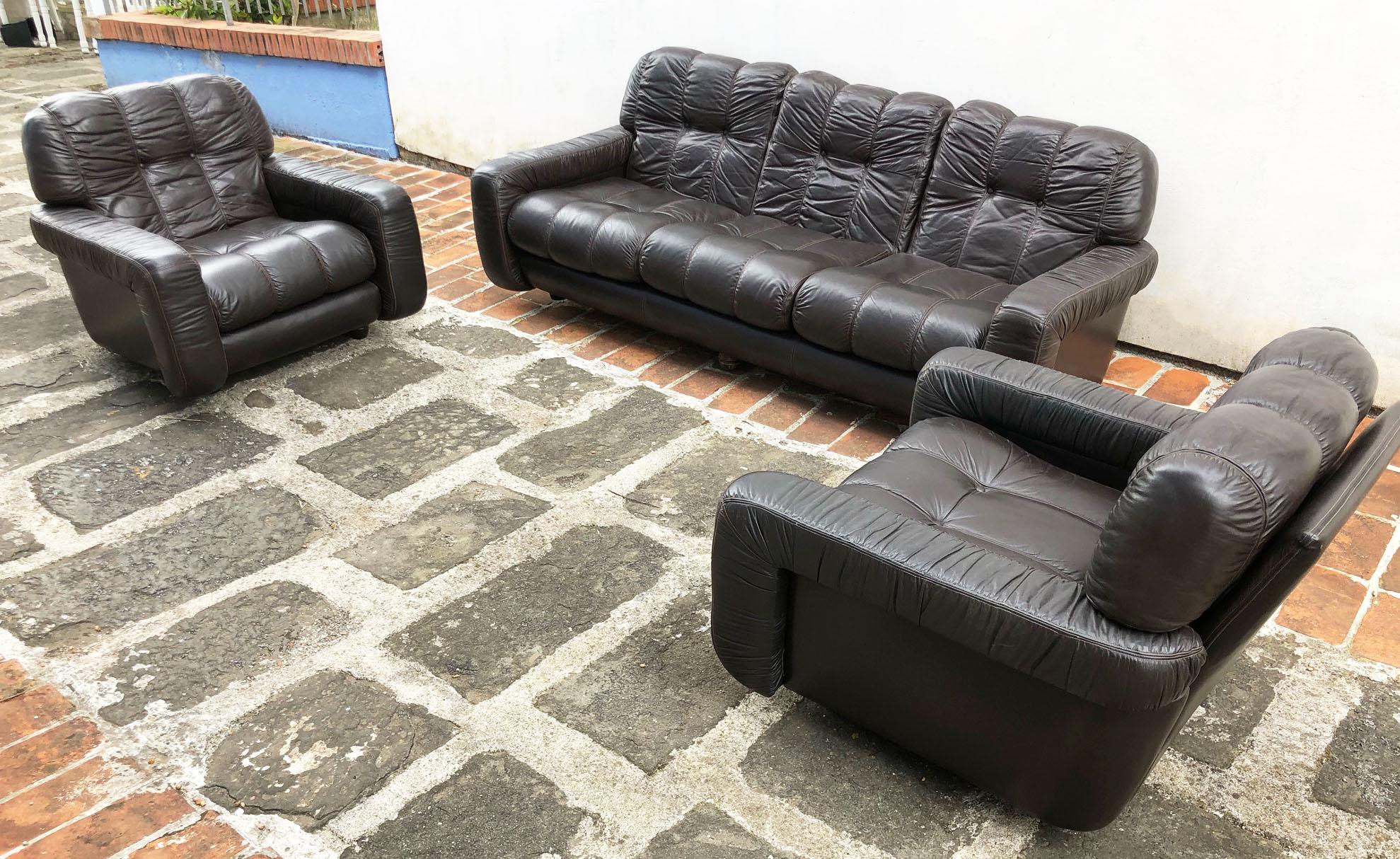 1970s Italian Brown Leather Sofa and Armchairs, Very Comfortable and Deep Design 1