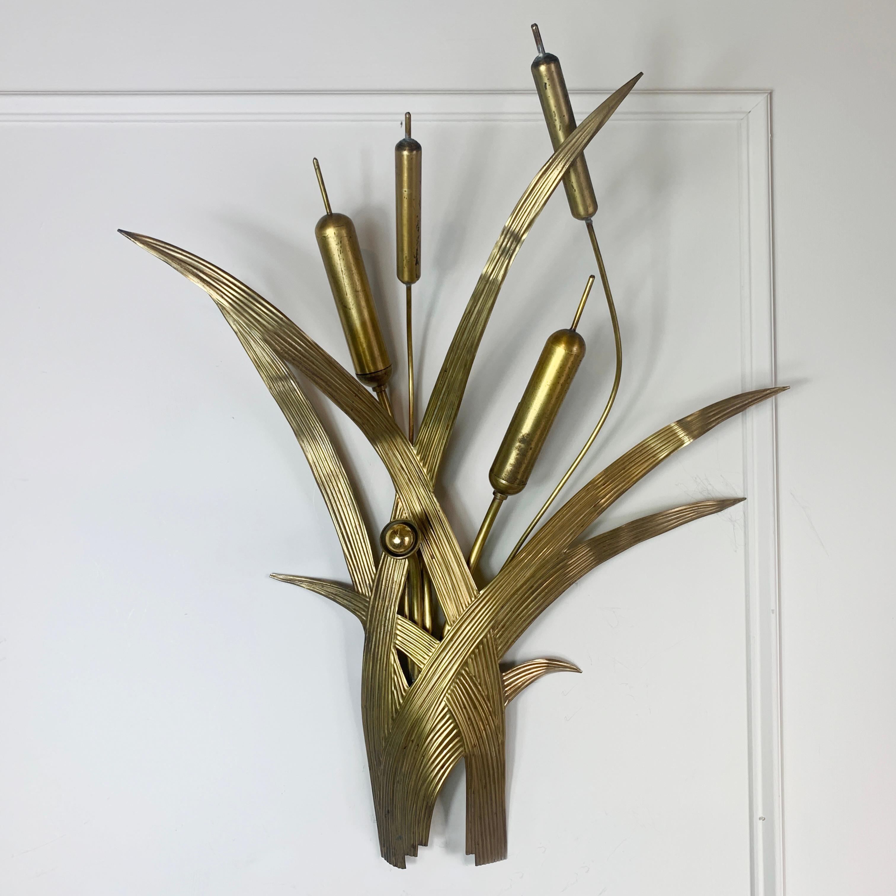 1970's Gold Italian Bulrush Wall Light In Good Condition For Sale In Hastings, GB