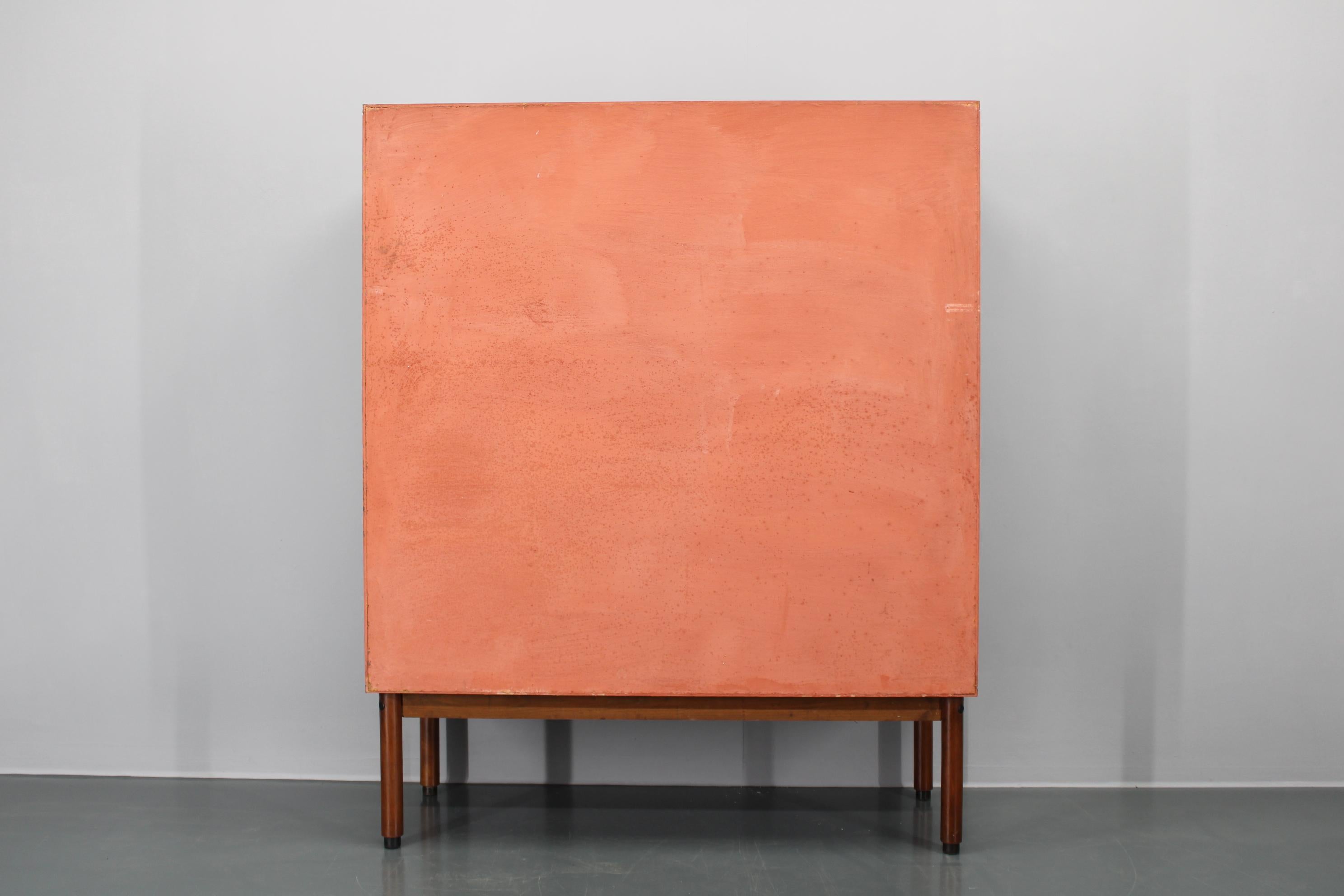 20ième siècle Armoire italienne des années 1970 avec portes coulissantes en vente