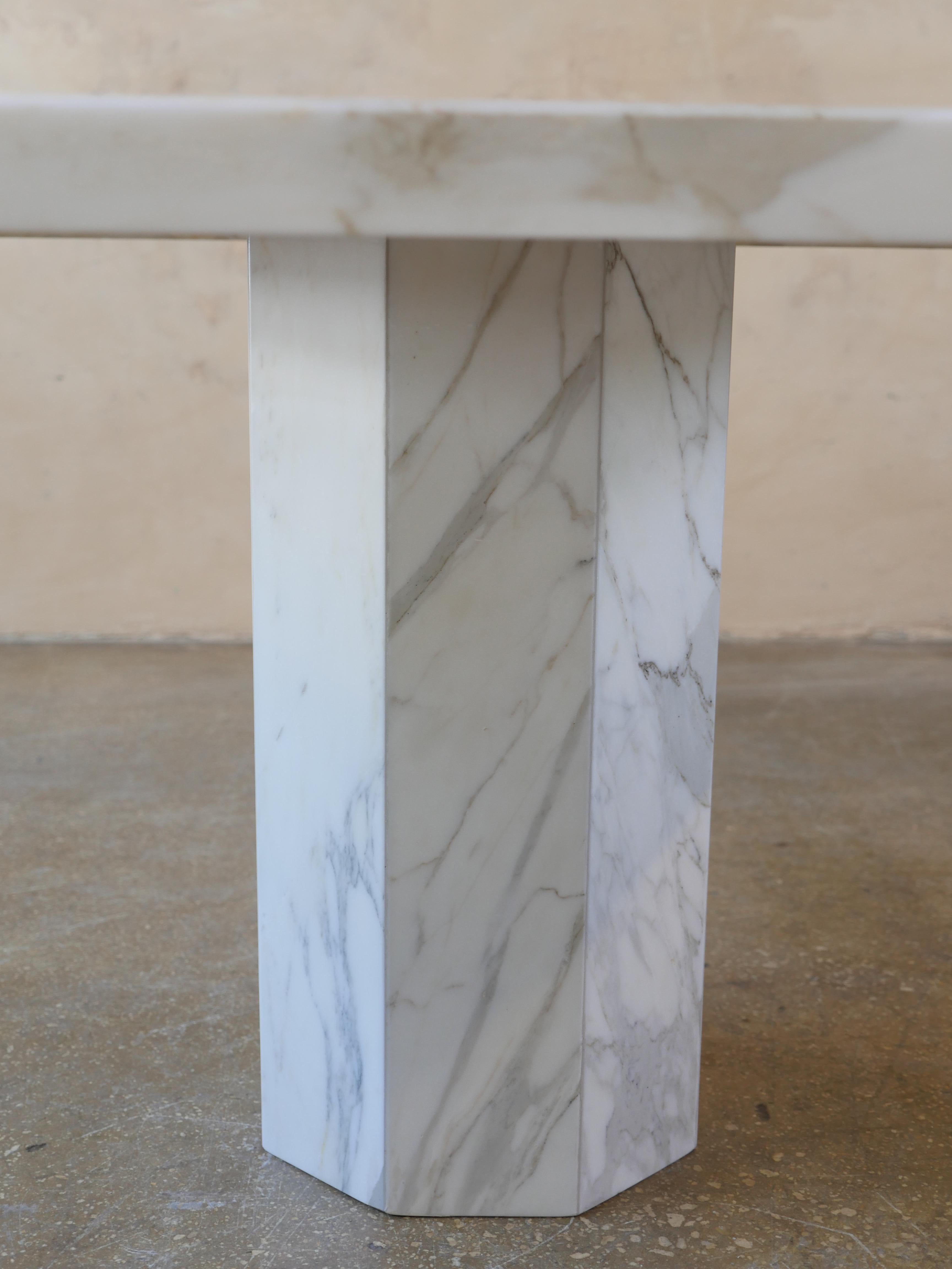 Carrara Marble 1970s Italian Calacatta Gold Polished Marble Dining Pedestal Table