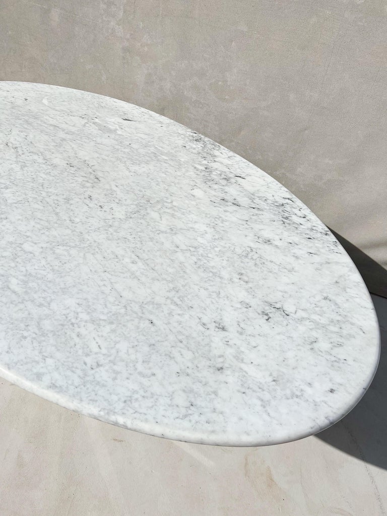 1970s Italian Carrara Marble Oval Dining Table with Fluted Base 1