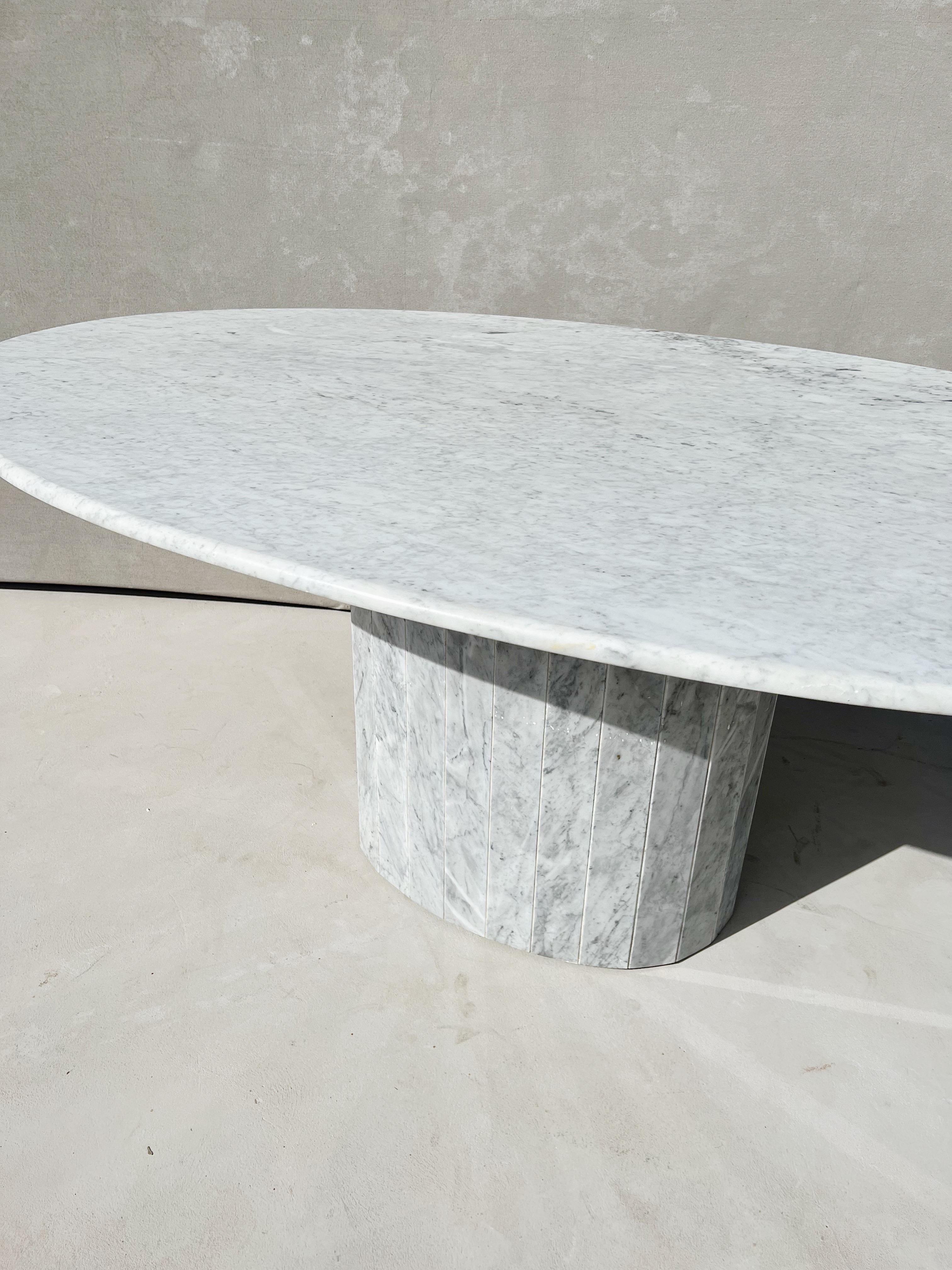 1970s Italian Carrara Marble Oval Dining Table with Fluted Base 2