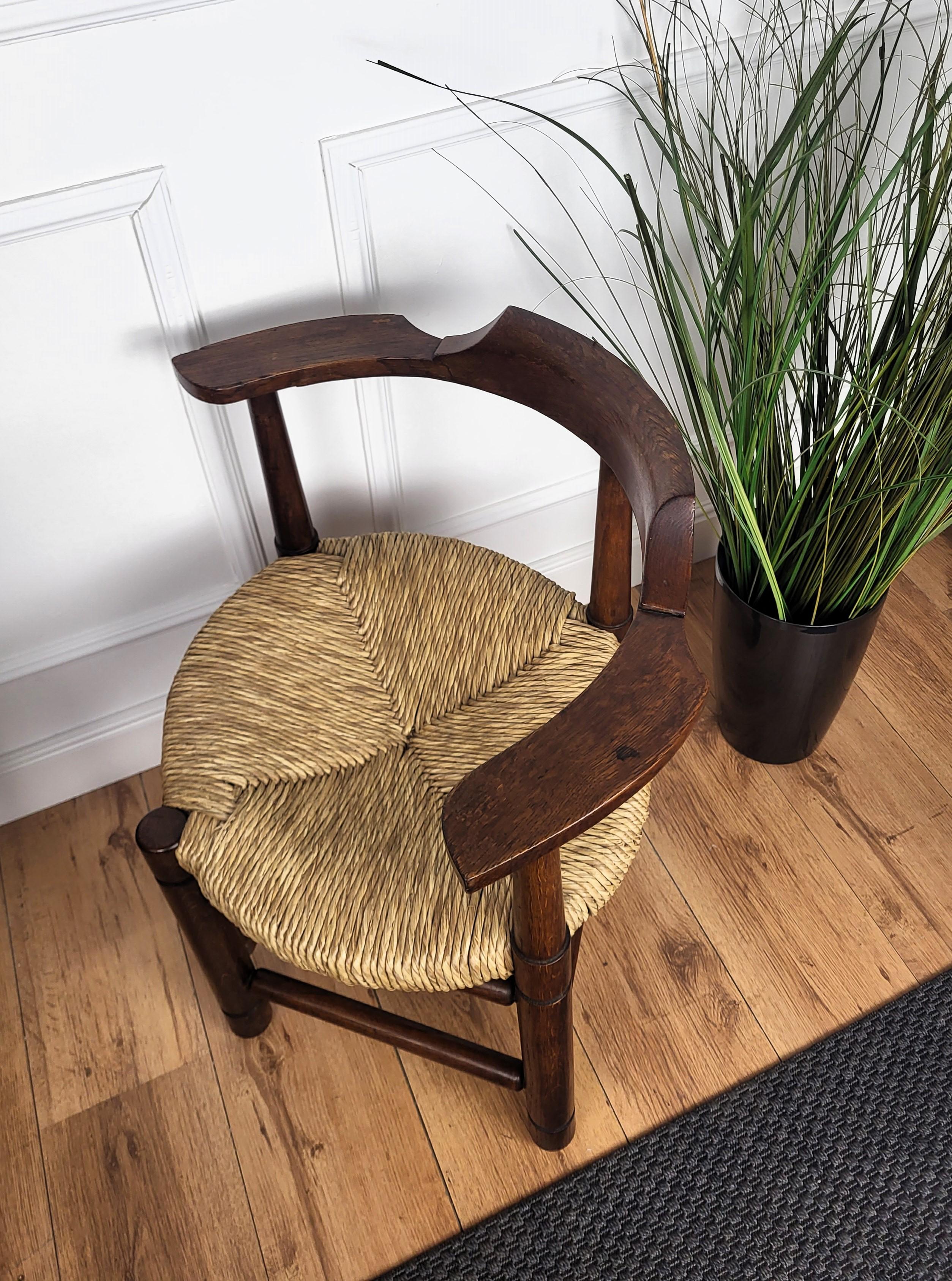 1970s Italian Carved Wooden and Straw Armrest Tub Corner Chair 1