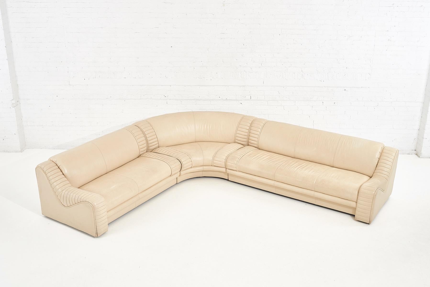 1970’s Italian Casa Bella leather sectional sofa. Original leather is in great condition.