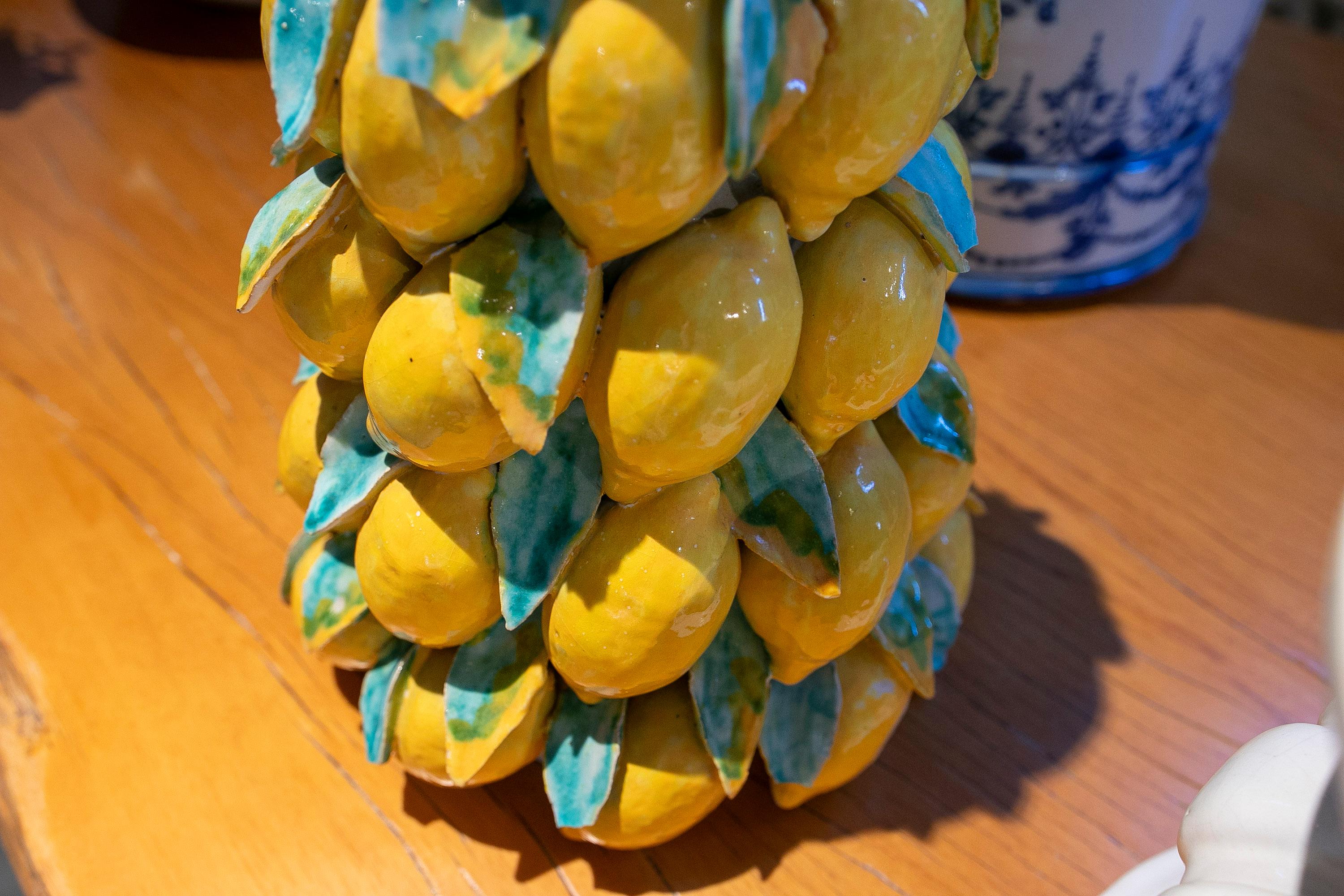 1970s Italian Ceramic Centrepiece with Lemons and Glazed Base  For Sale 12