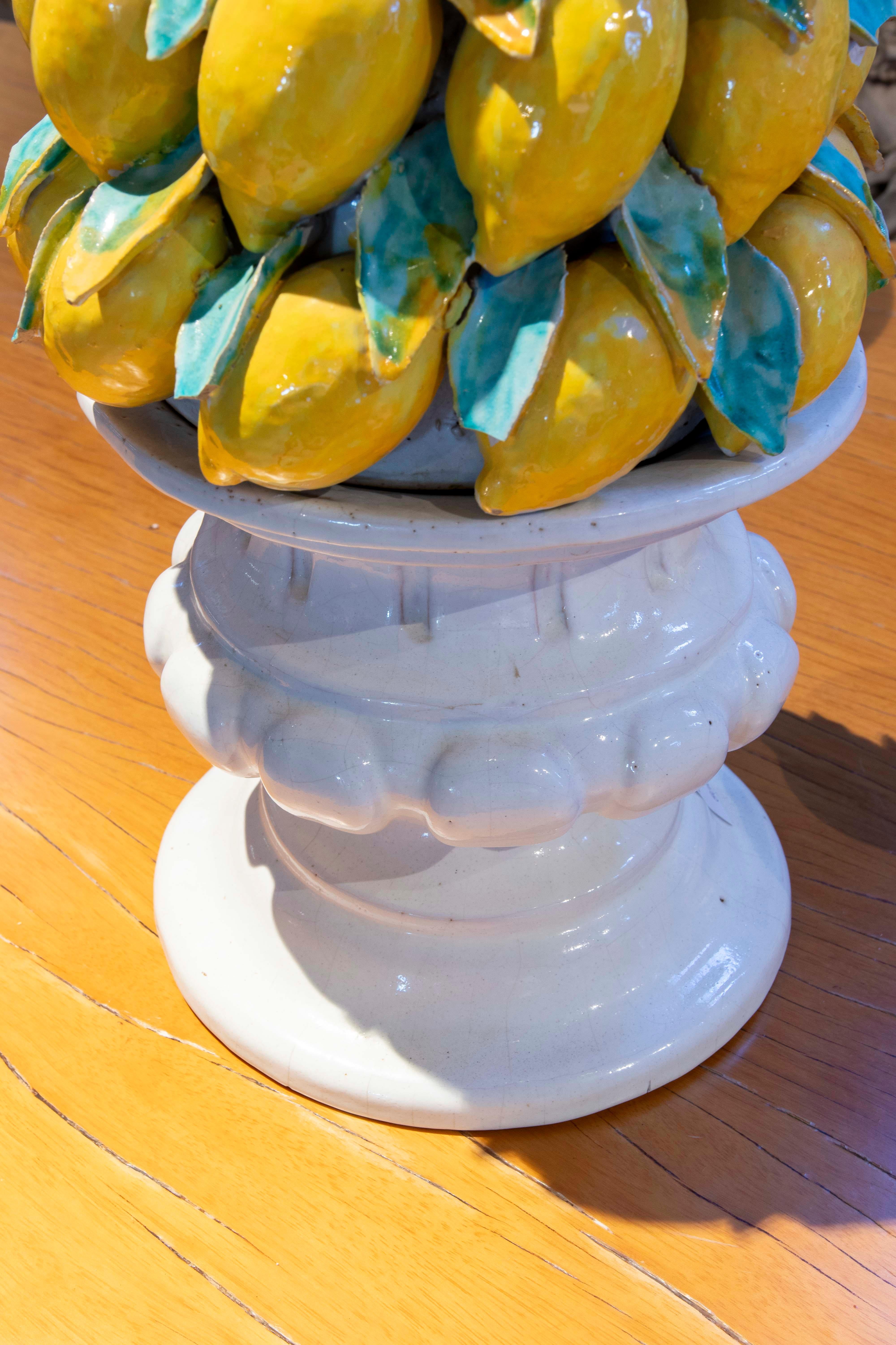 1970s Italian Ceramic Centrepiece with Lemons and Glazed Base  For Sale 3