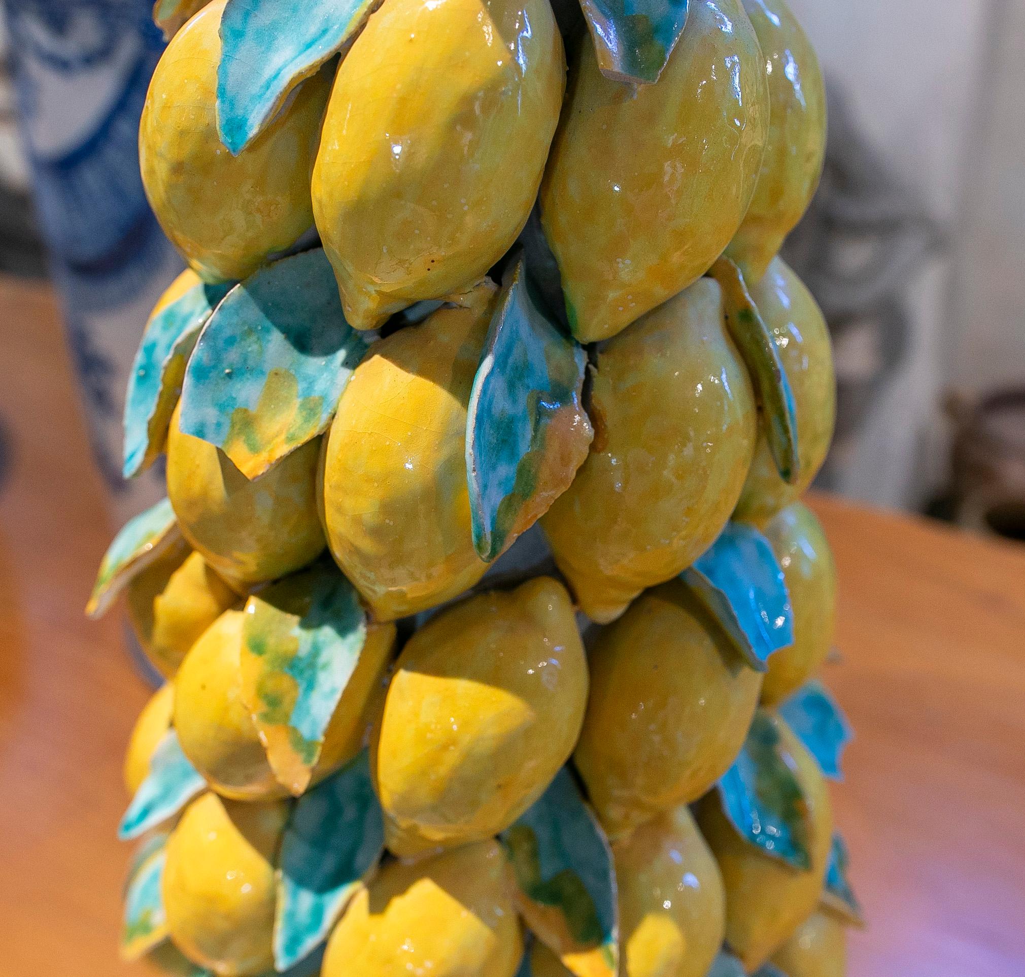 1970s Italian Ceramic Centrepiece with Lemons and Glazed Base  For Sale 6