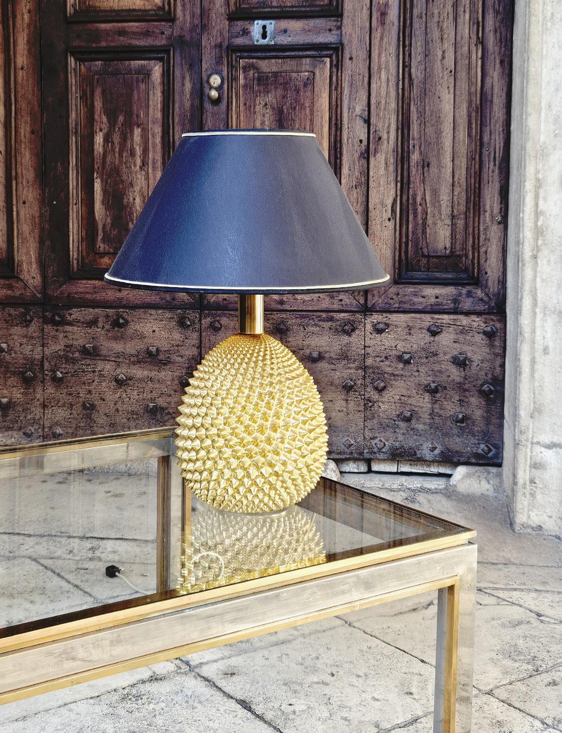 Lampe ananas dorée italienne des années 1970 Bon état - En vente à Florence, Tuscany