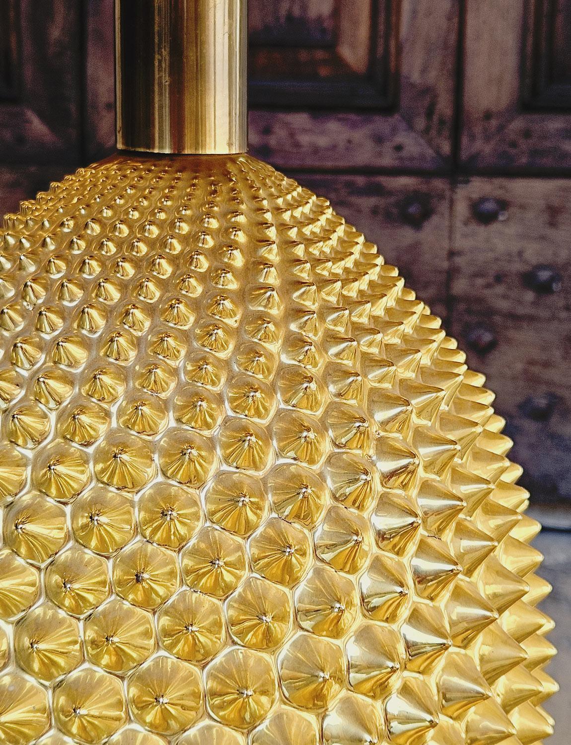 Fin du 20e siècle Lampe ananas dorée italienne des années 1970 en vente