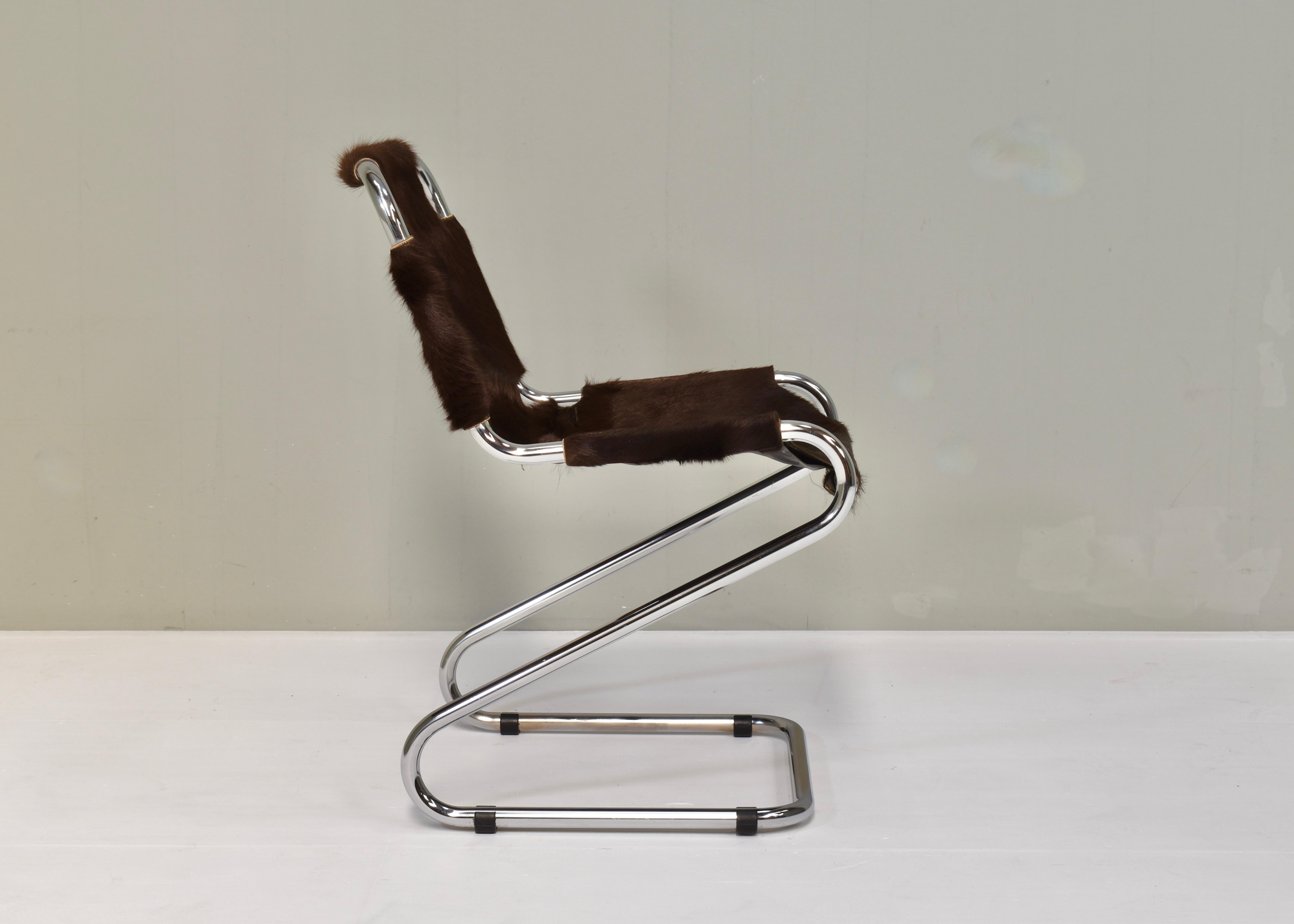 1970s Italian chair in Cowhide and Chrome - Italy, 1970s For Sale 1