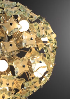 1970s Italian chandelier with glass petals