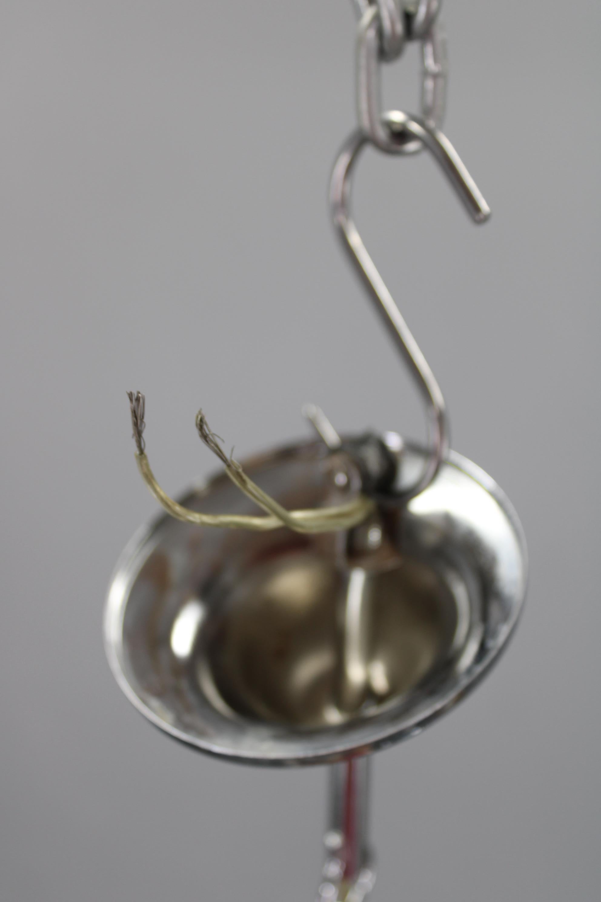 Araña italiana de los años 70 con pantallas de cristal de Murano y estructura de metal anodizado en venta 3