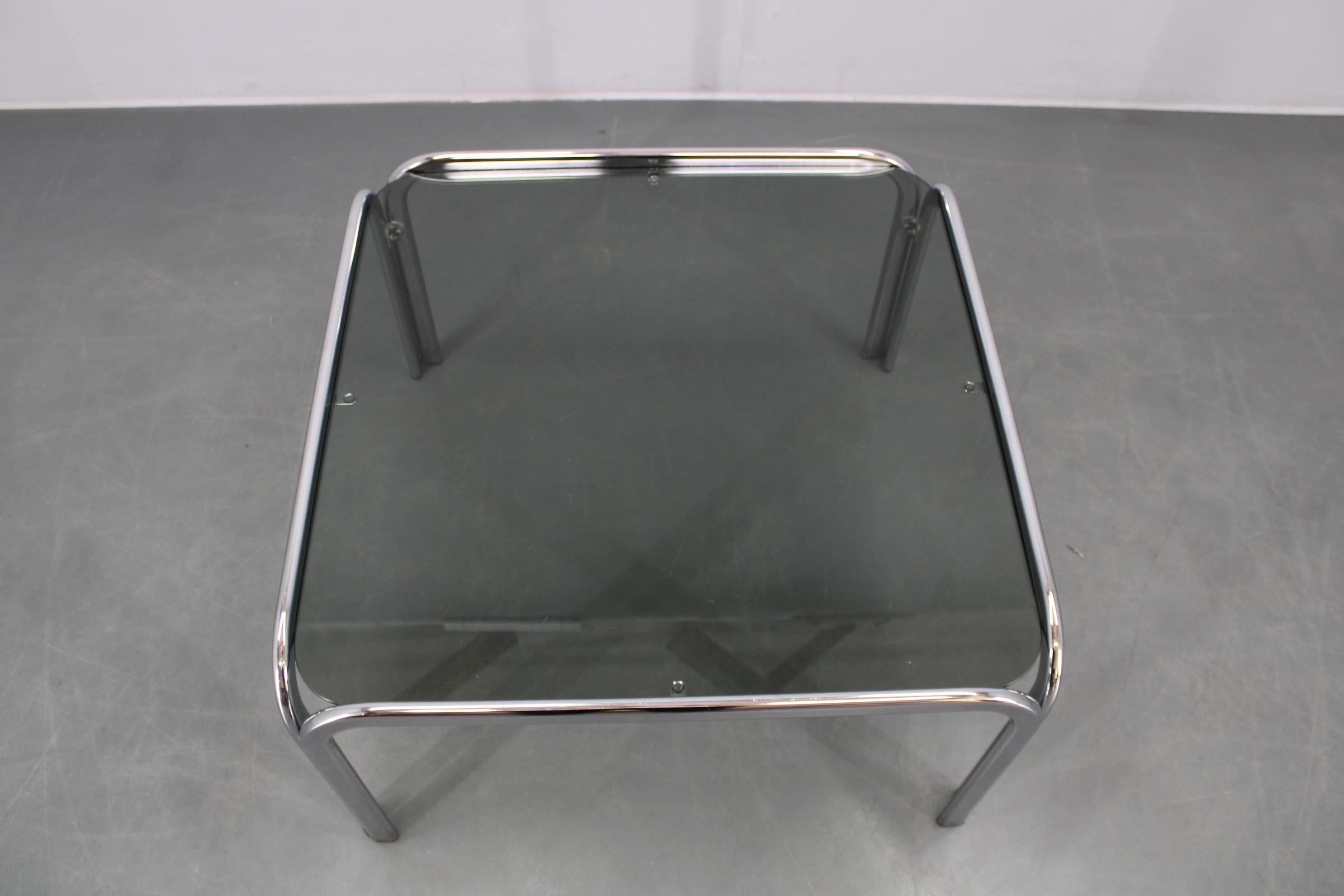 1970s Italian Chrome and Glass Square Coffee Table In Good Condition For Sale In Praha, CZ