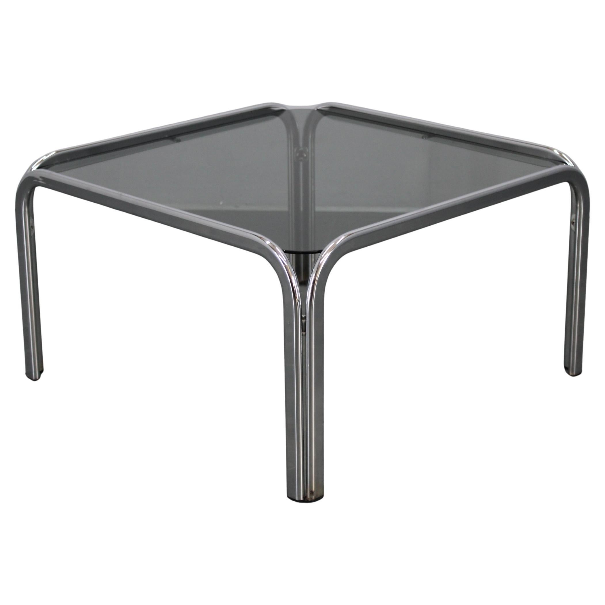 Tavolino quadrato italiano degli anni '70 in cromo e vetro