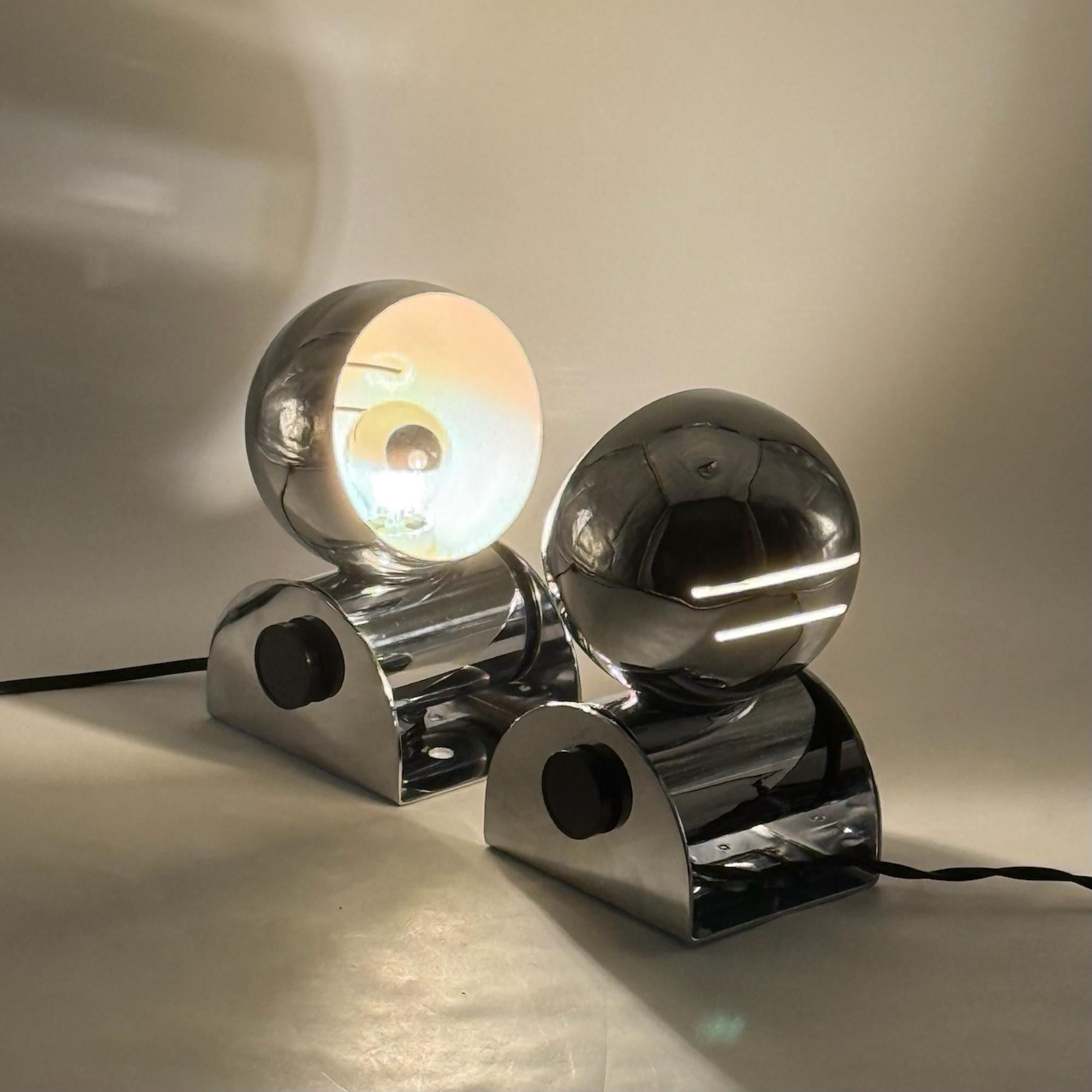 Fine XX secolo Lampade da tavolo cromate italiane degli anni '70 di Tronconi Rara coppia di lampade Space AGE in vendita