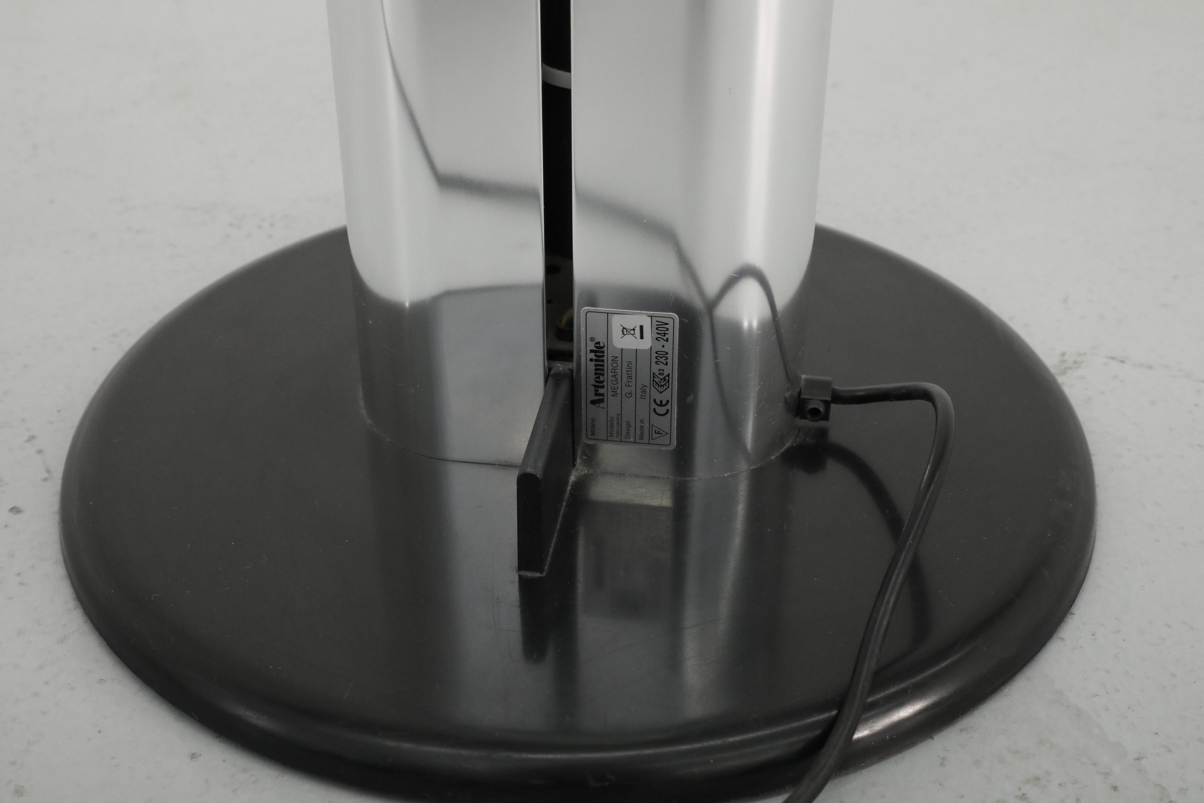 1970er Jahre Italienische Chrom Megaron Stehleuchte von Gian Franco Frattini für Artemide 1
