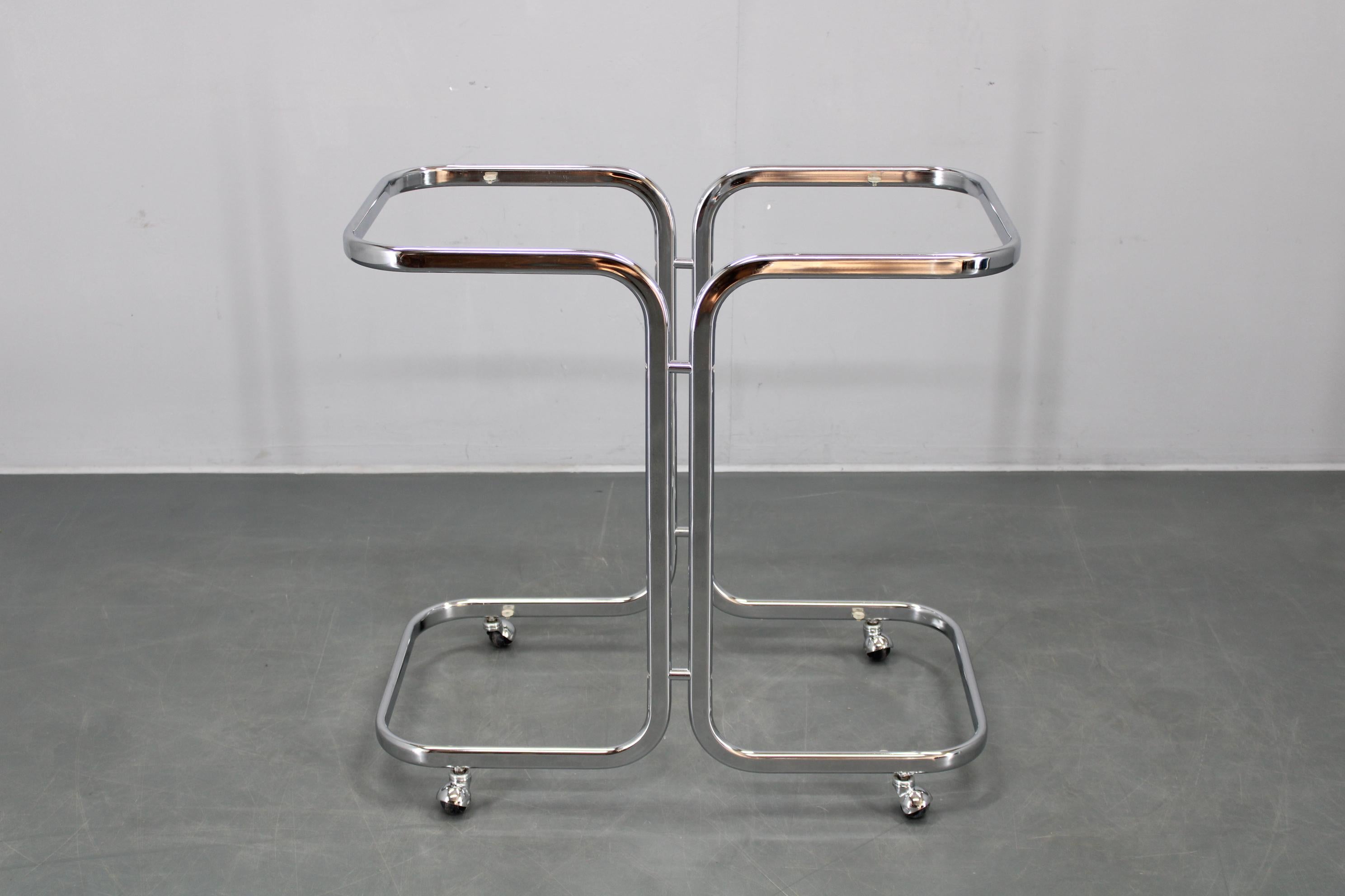 Table de service en verre fumé chromé italienne des années 1970 en vente 5