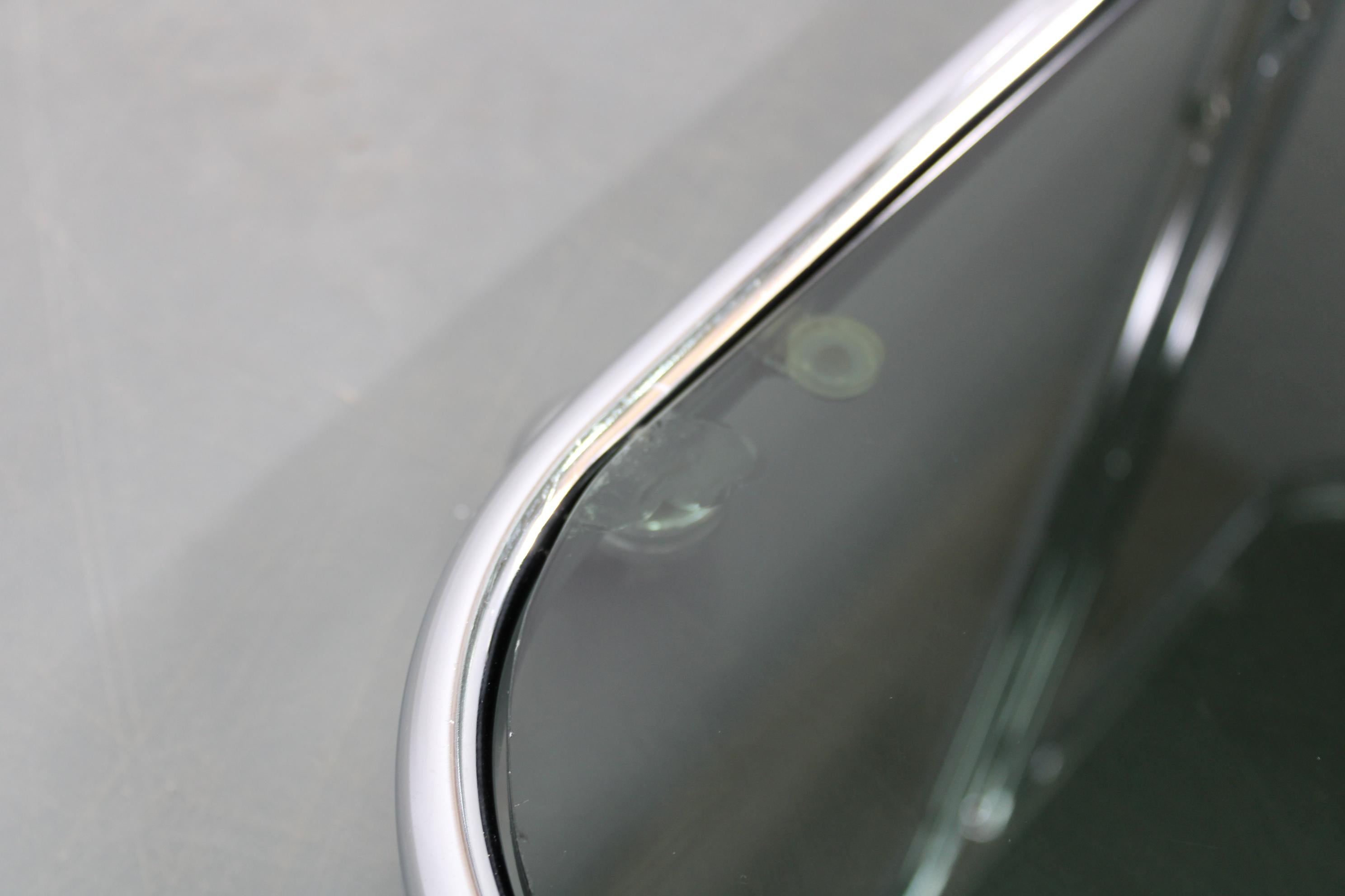 Table de service en verre fumé chromé italienne des années 1970 Bon état - En vente à Praha, CZ