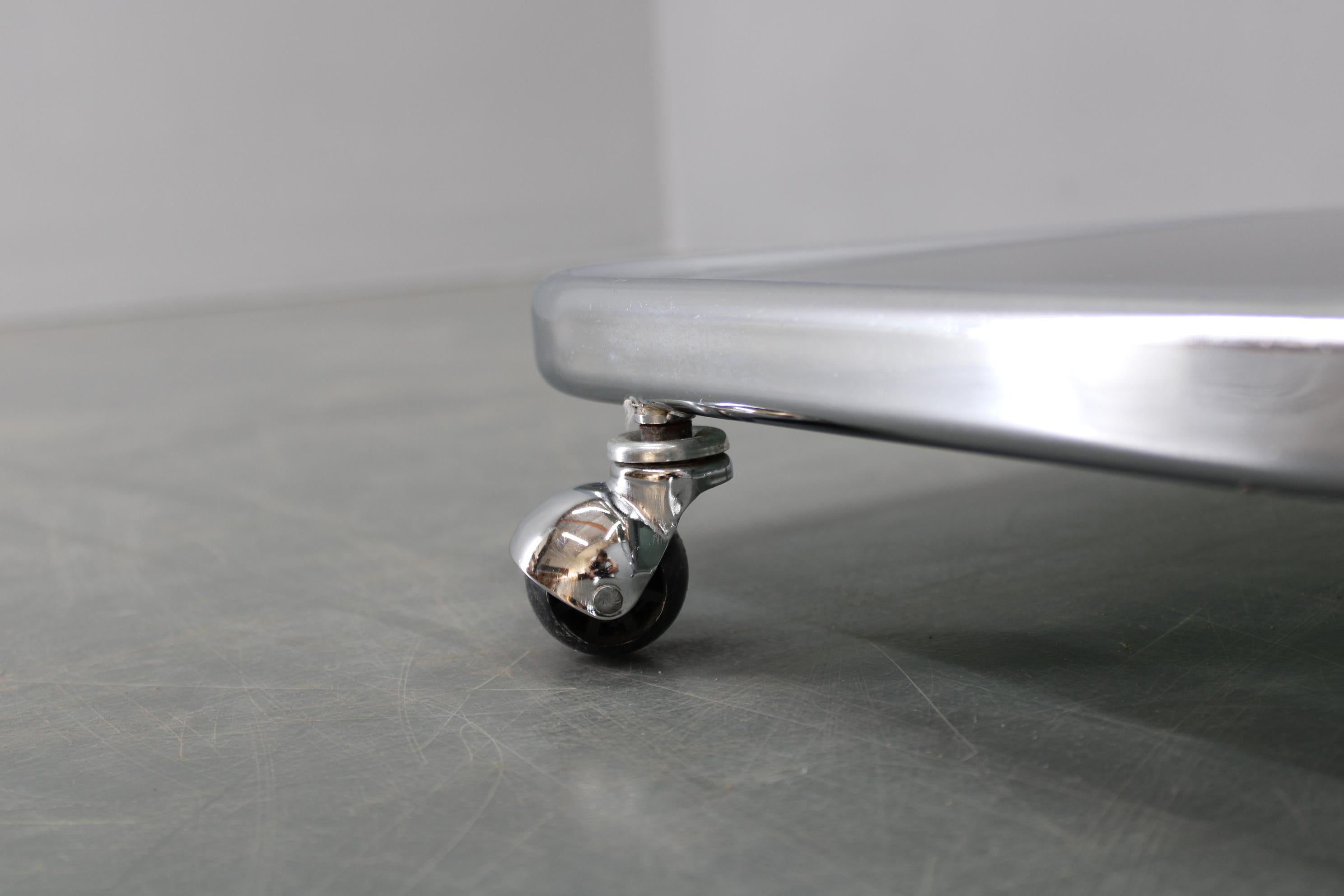 Table de service en verre fumé chromé italienne des années 1970 en vente 1