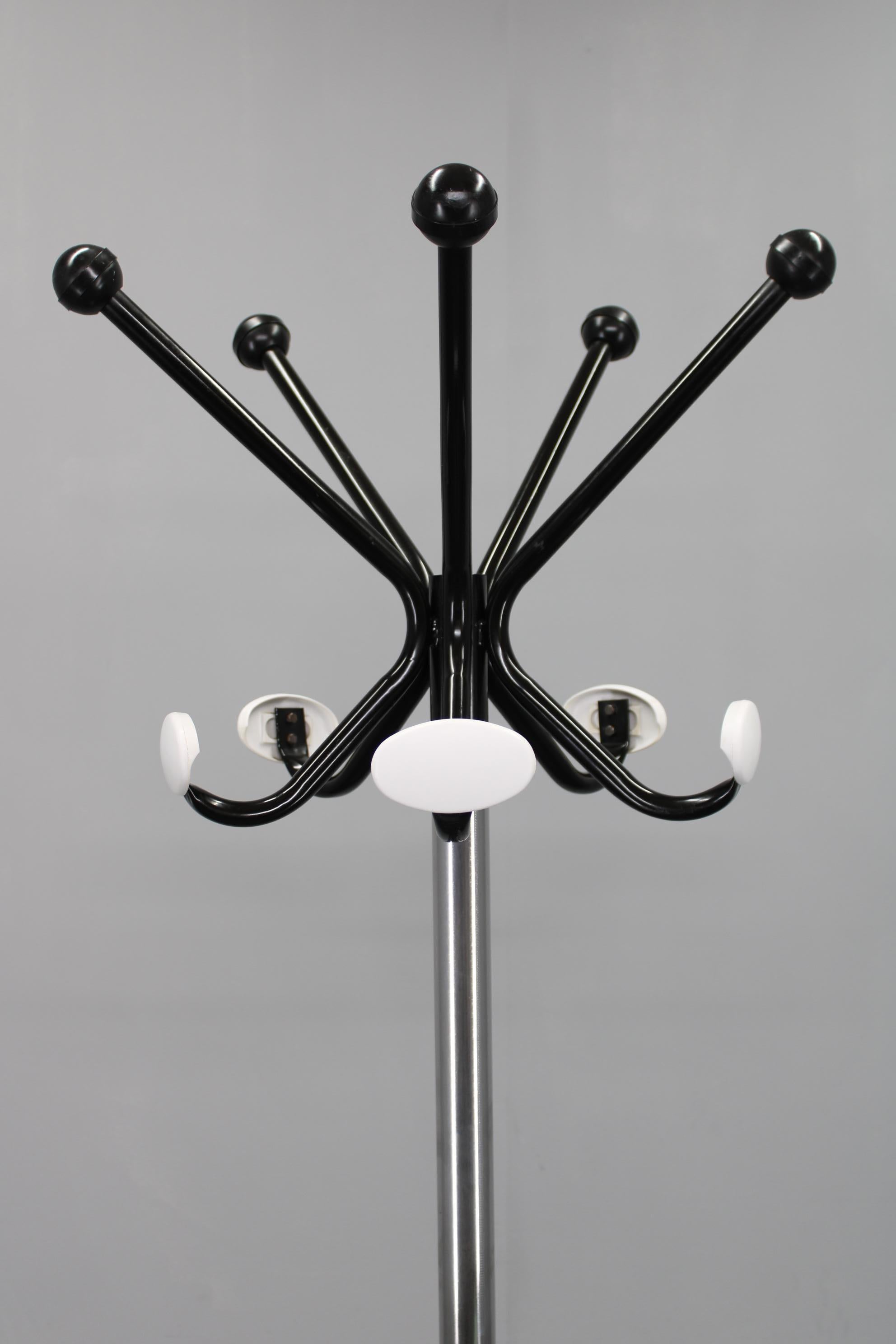 Mid-Century Modern 1970s Italian Coat Hanger For Sale