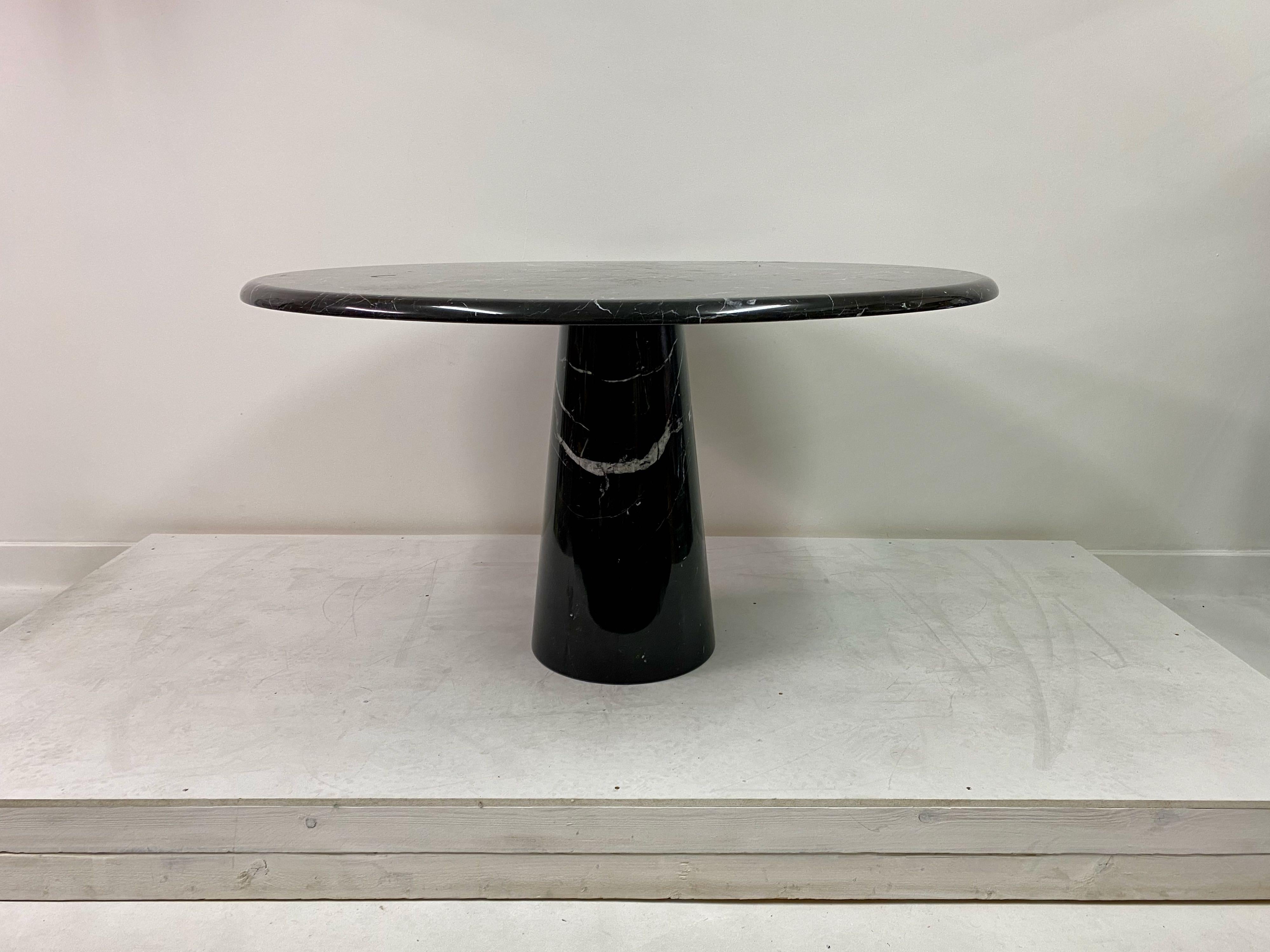 Black marble dining table

Colonnata by Pier Alessandro Giusti and Egidio Di Rosa

Italy, 1970s.