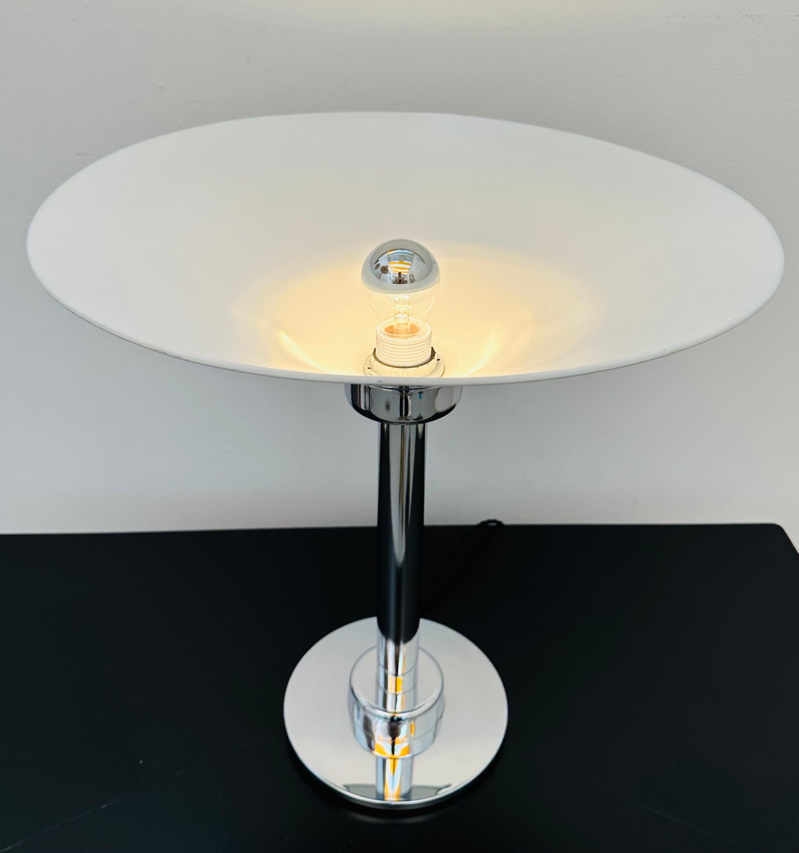 Space Age 1970s Italian Conical Enamelled White Metal & Chrome Uplighter Table Lamp For Sale