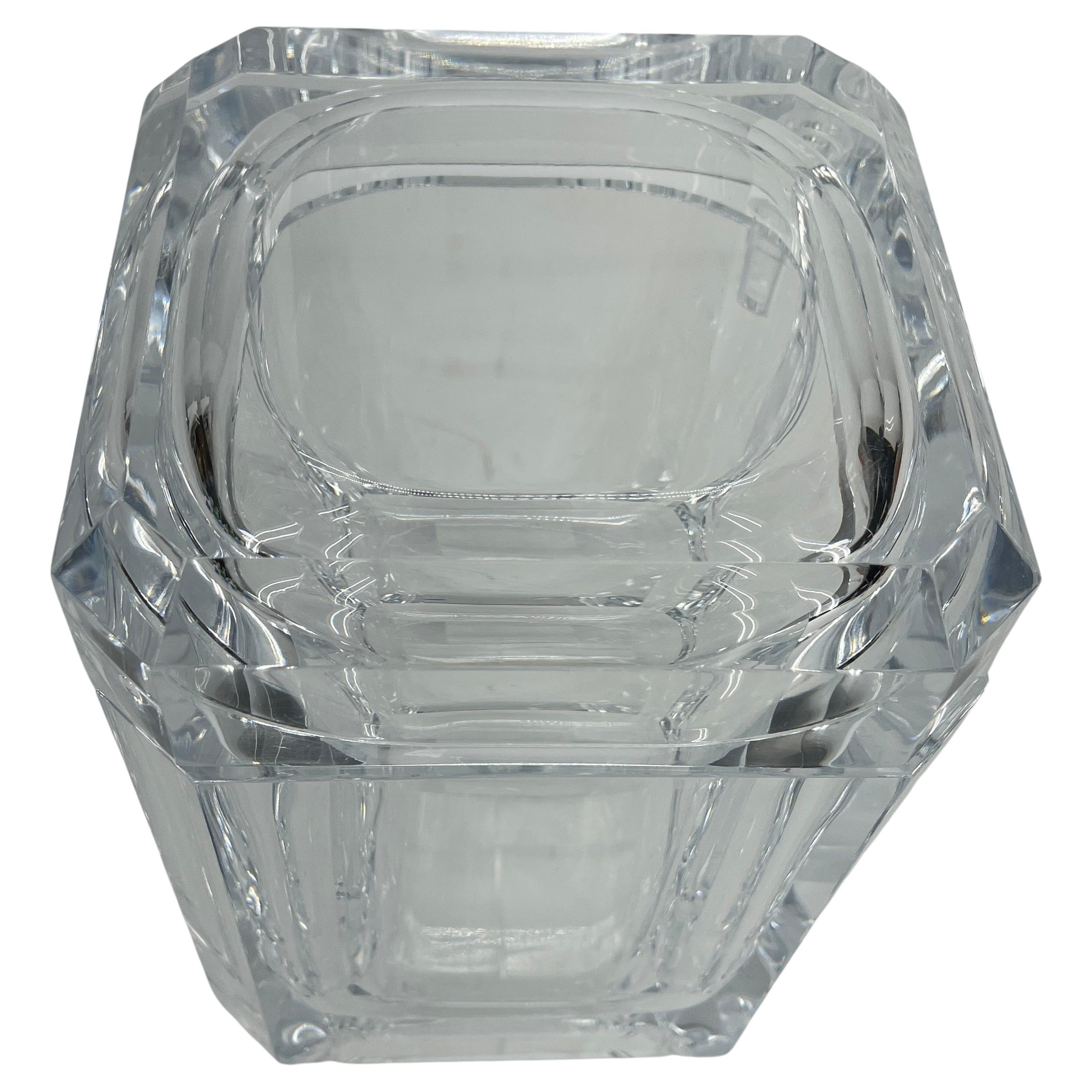 20th Century 1970's Italian Cube Ice Bucket in Thick Lucite With Sliding Lid For Sale