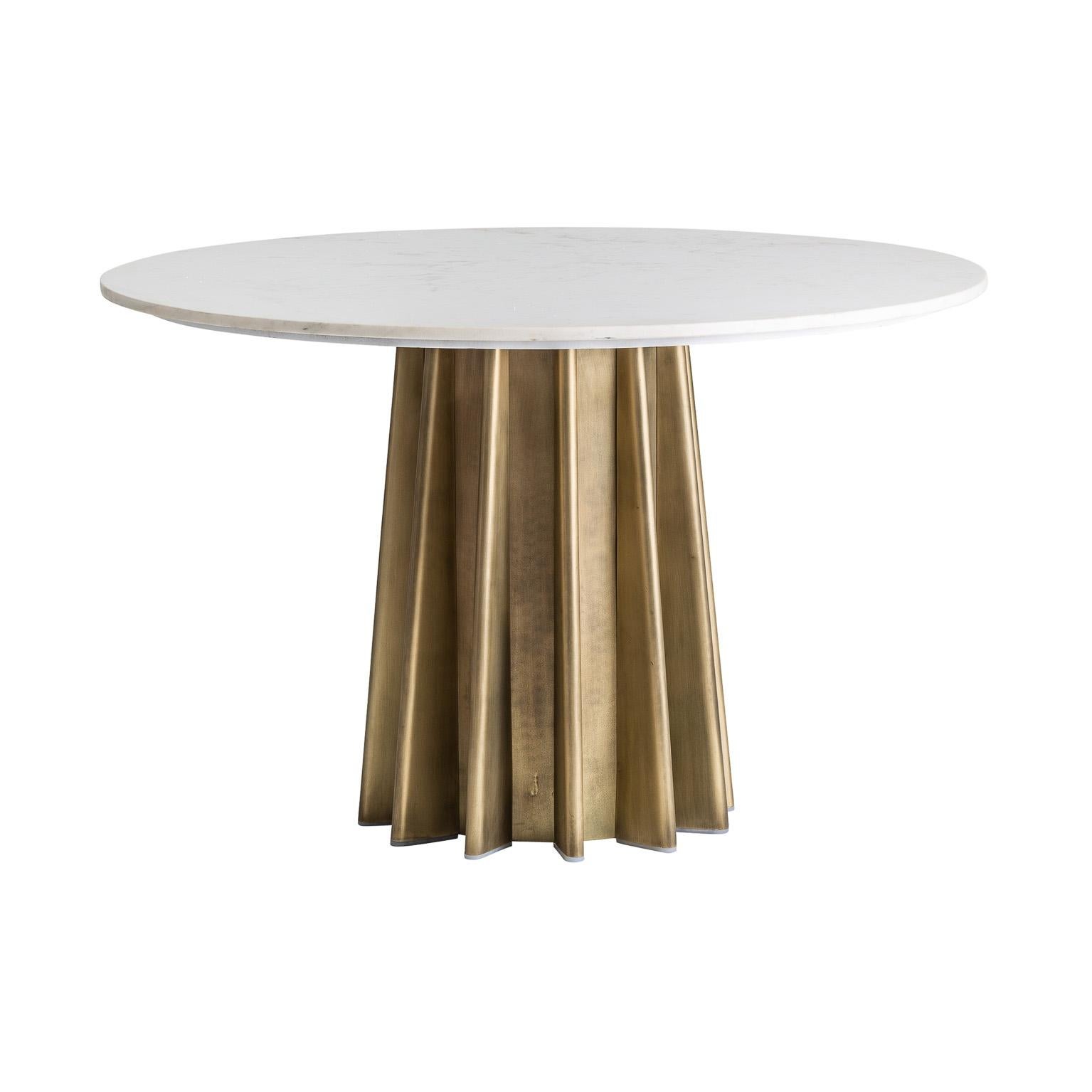 XXIe siècle et contemporain Table ronde à piédestal en marbre et métal de style italien des années 1970 en vente