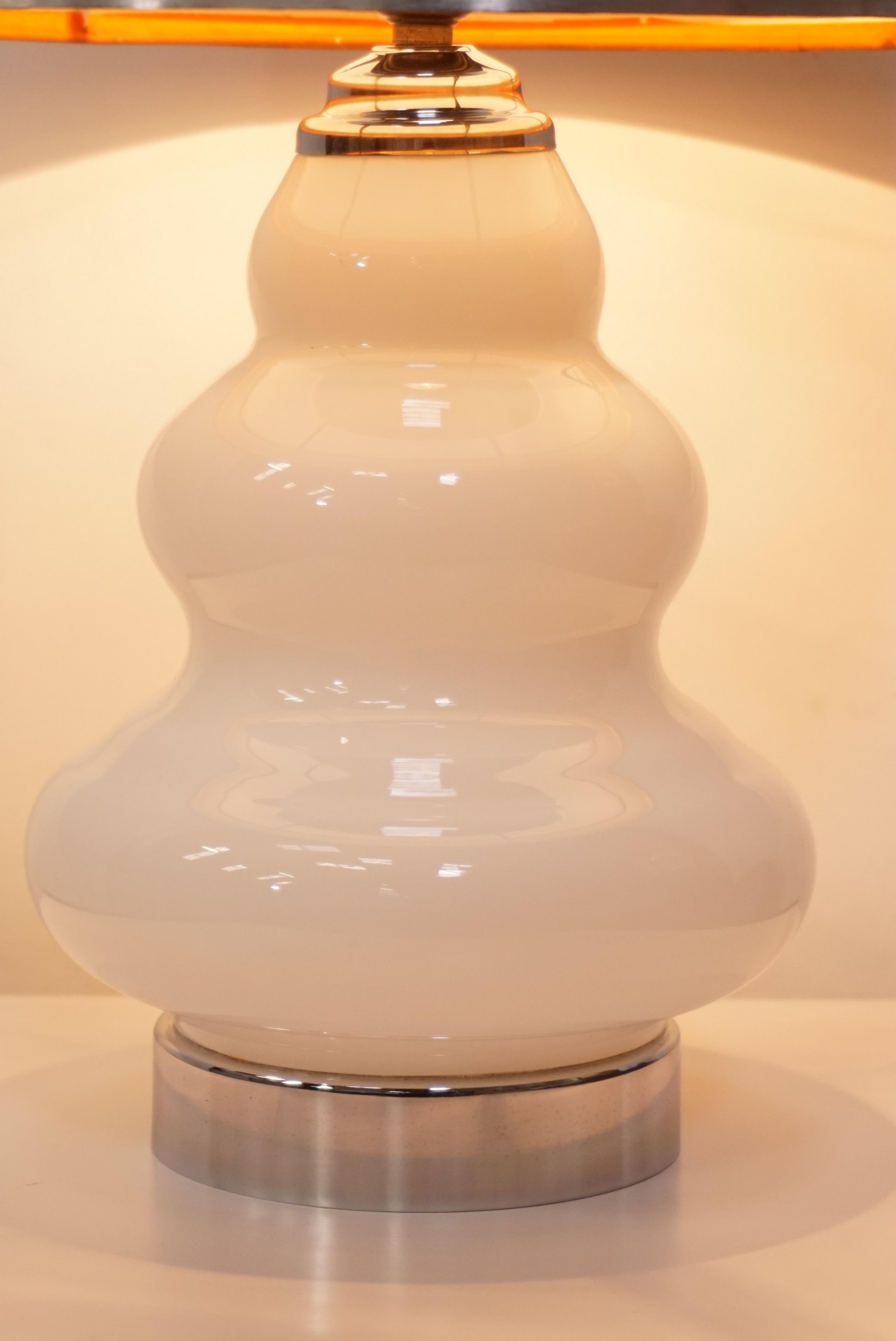 European 1970s Italian Design White Opaline Table Lamp