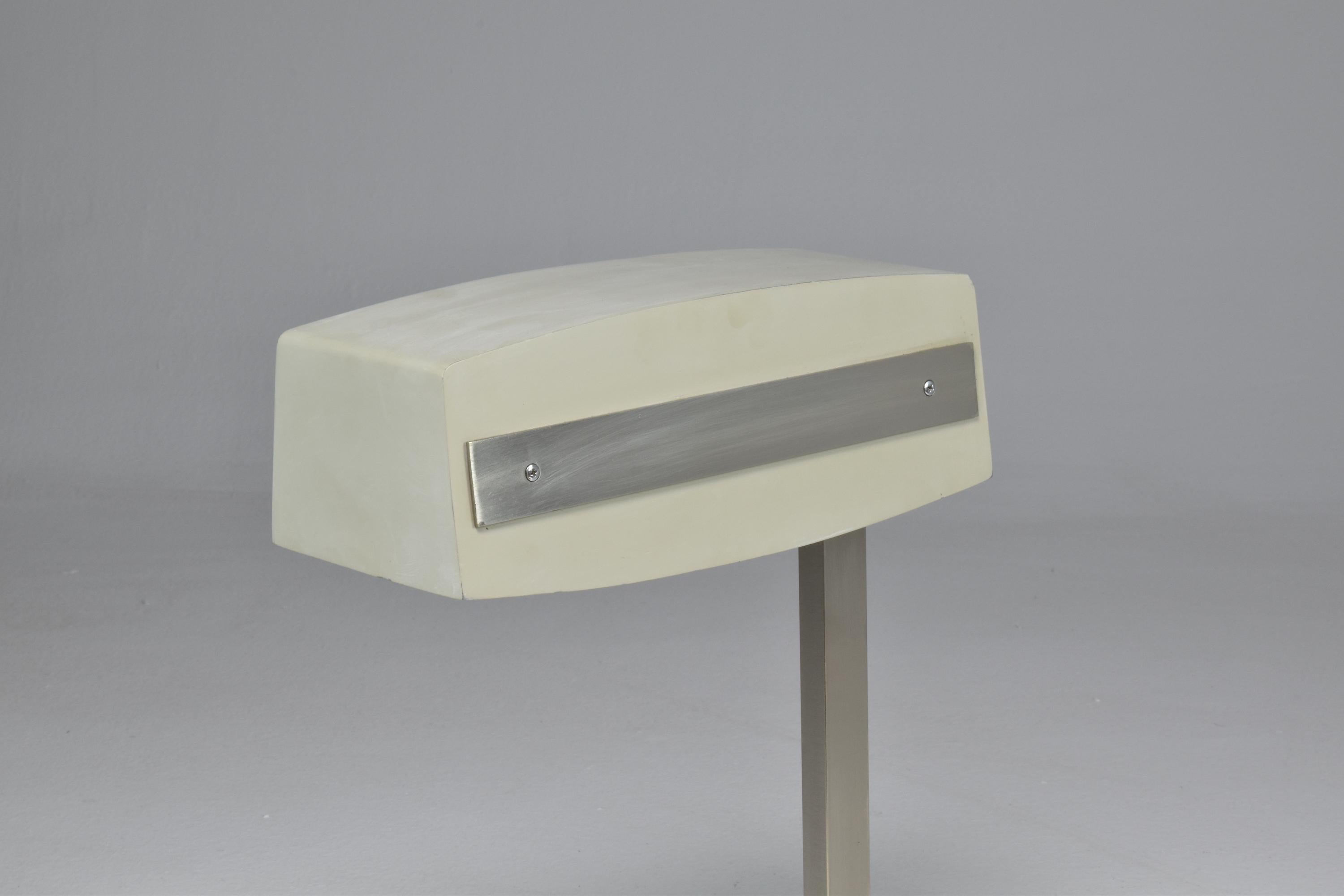 Lacquered 1970's Italian Desk Lamp by Stilnovo For Sale