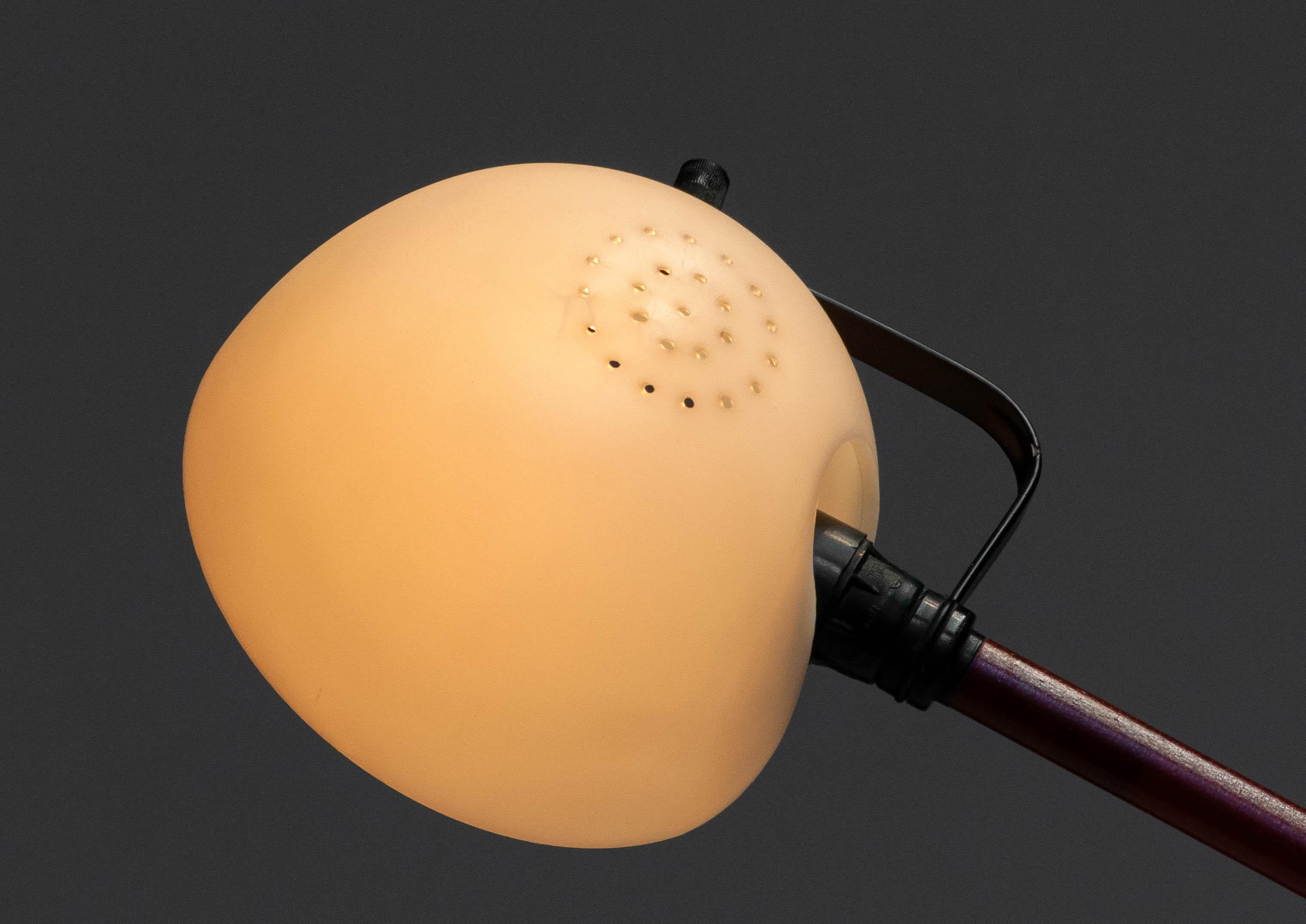 Fine XX secolo Lampada da tavolo italiana anni '70 Model 613 Di Paolo Rizzatto Per Arteluce in vendita