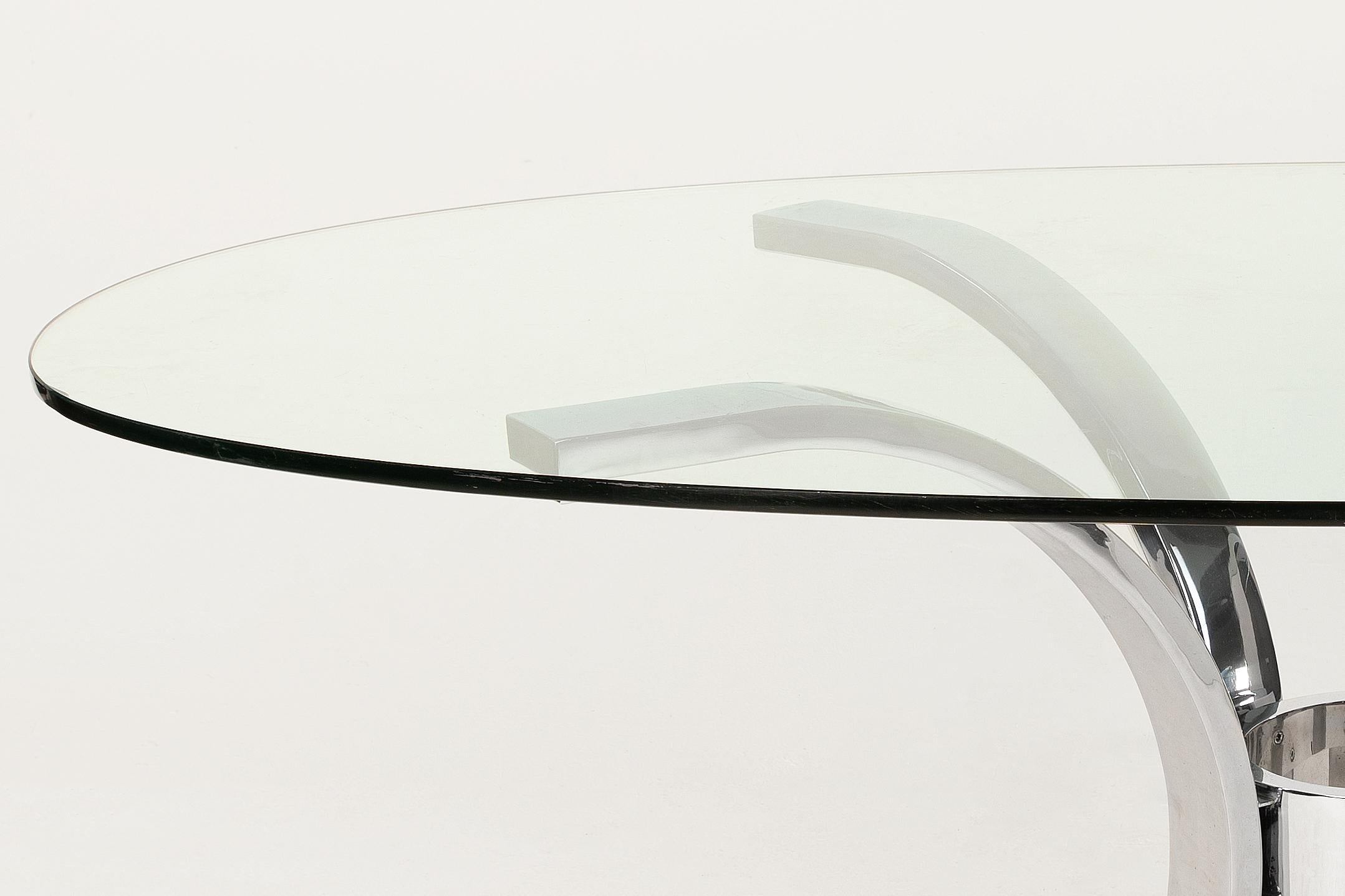 Beautiful 1970's original Italian dining table. Can be used as an office desk or as a highly decorative object. 