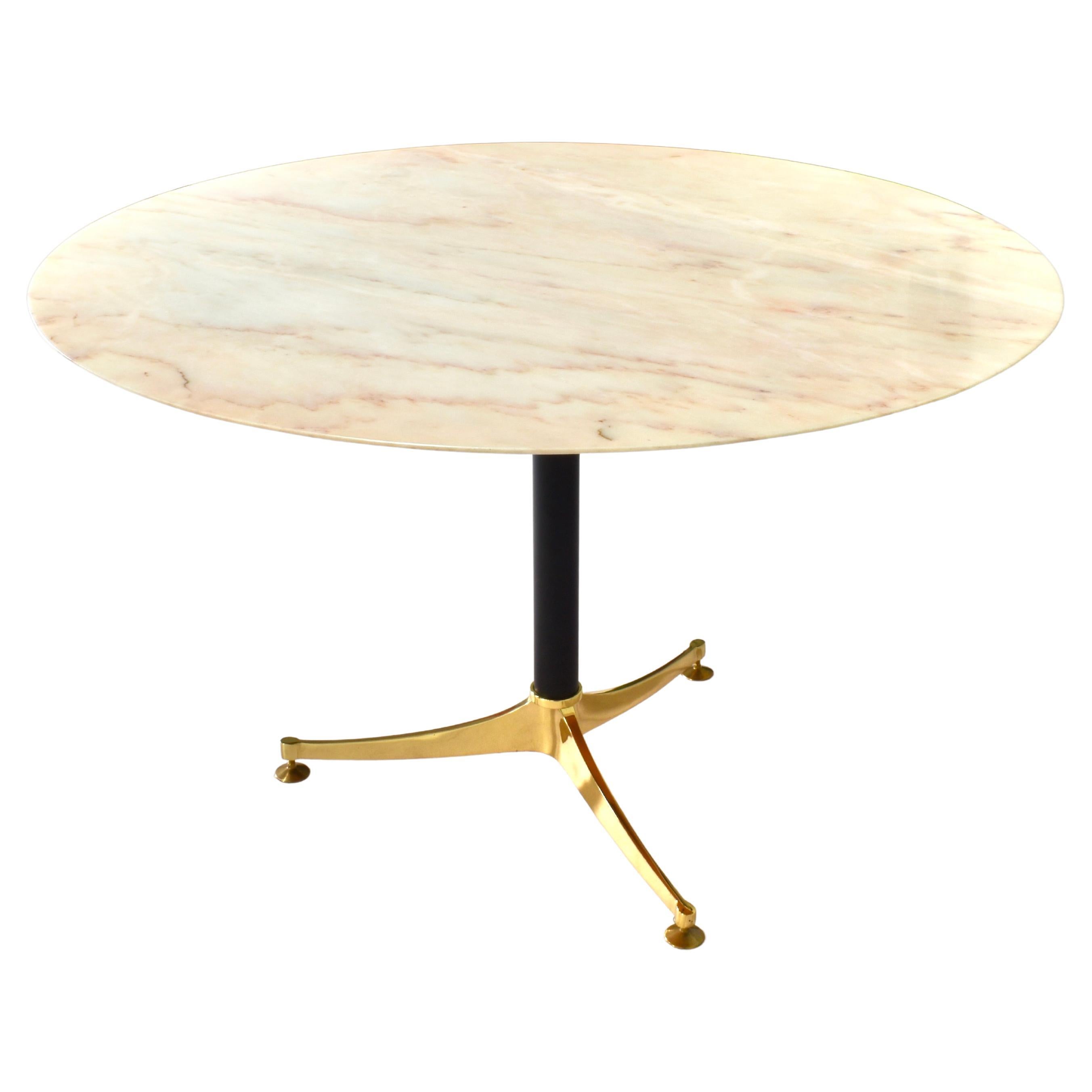 1970's Italian Dining Table in Rosé Marble and Brass - Italy, circa 1970 For Sale