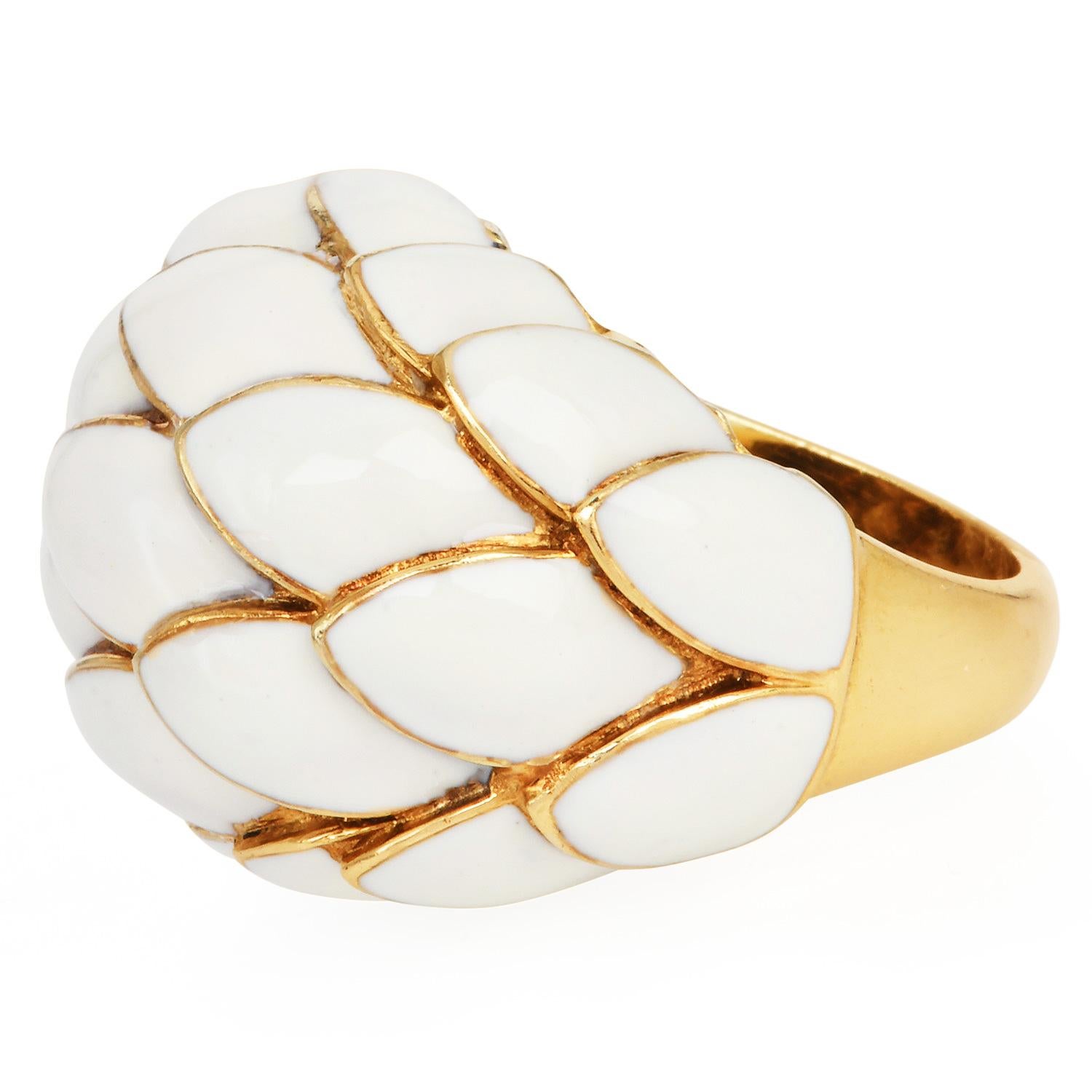 Women's 1970s Italian Enamel 18 k yellow Gold Bombe Dome Ring