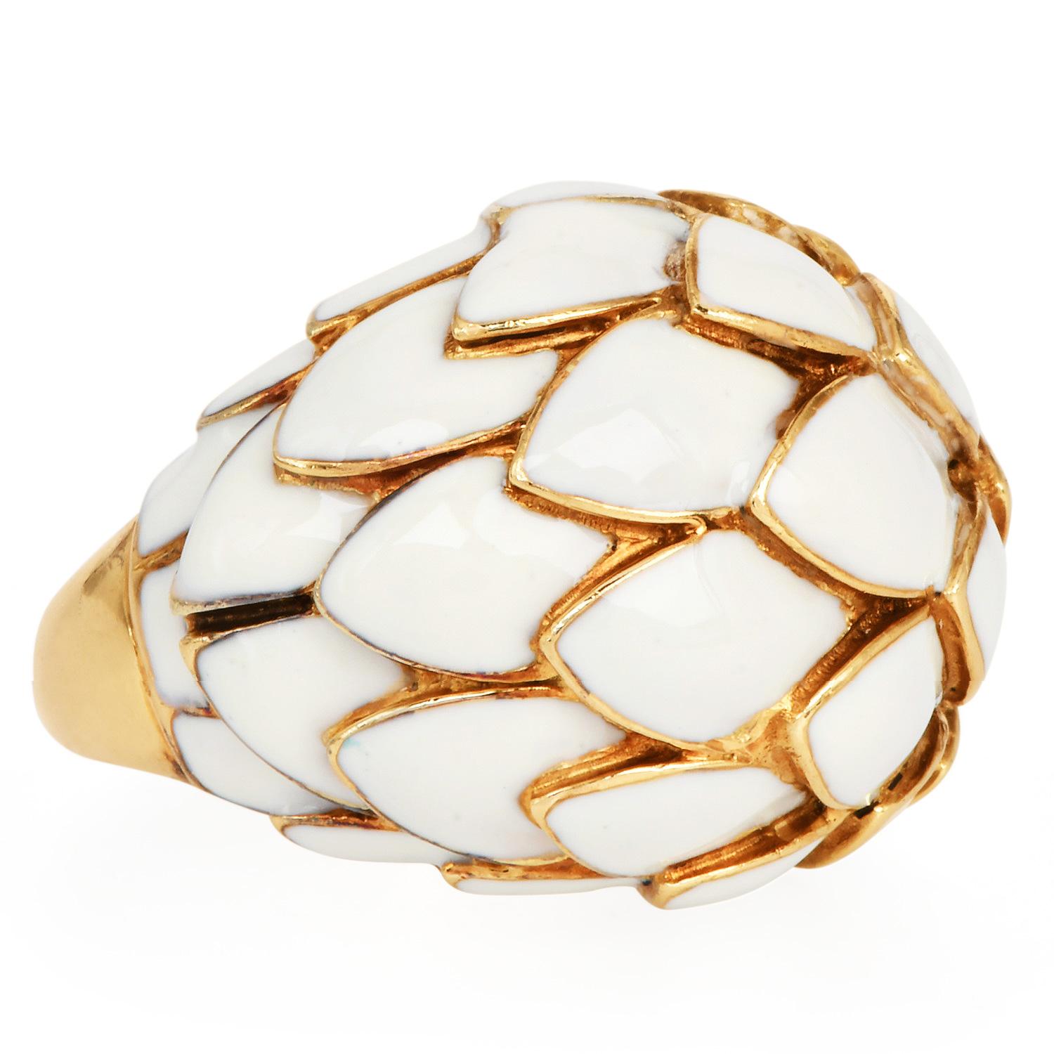 1970s Italian Enamel 18 k yellow Gold Bombe Dome Ring 3